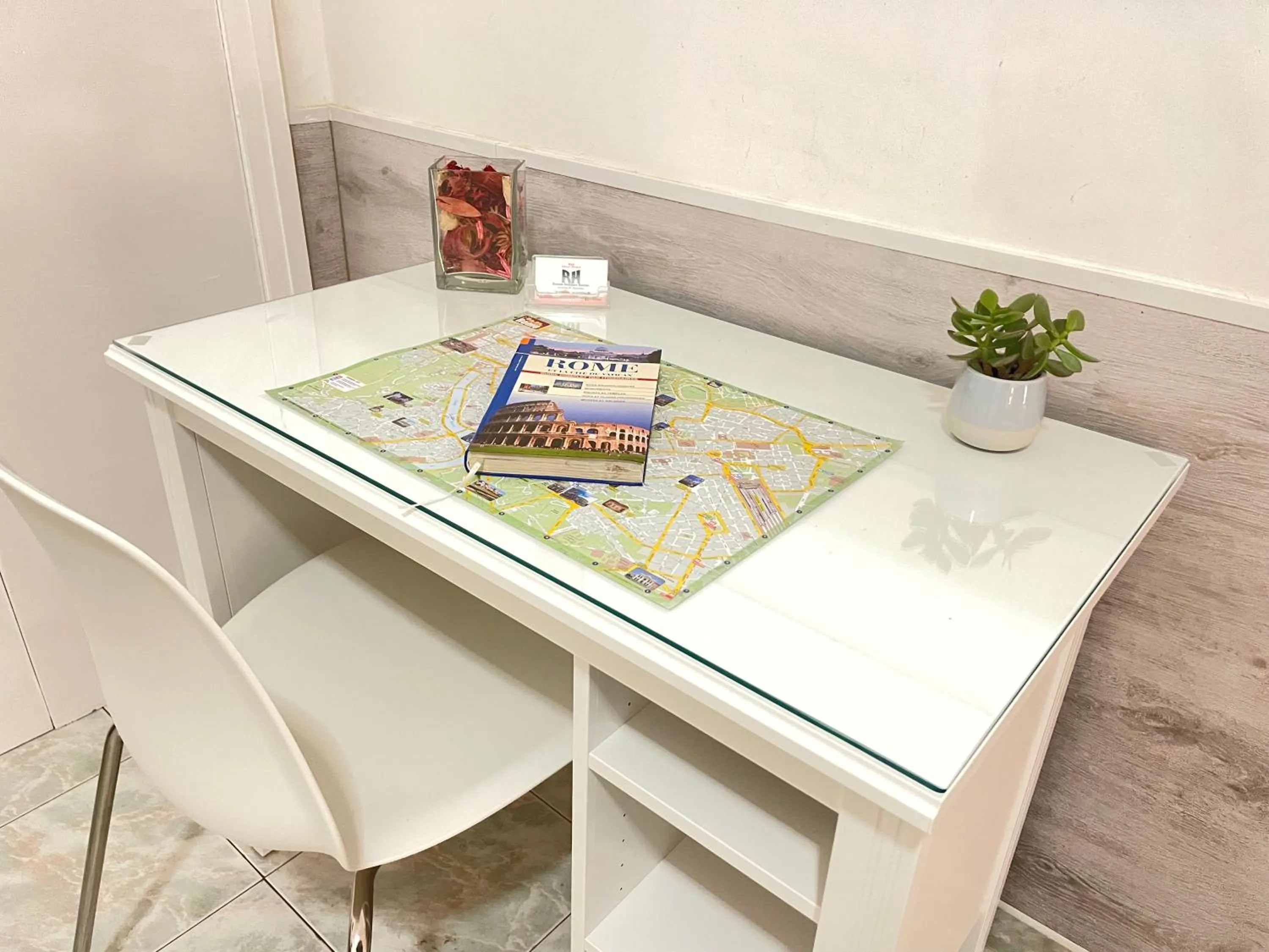 hair dresser in Roman Holidays Rooms Otranto