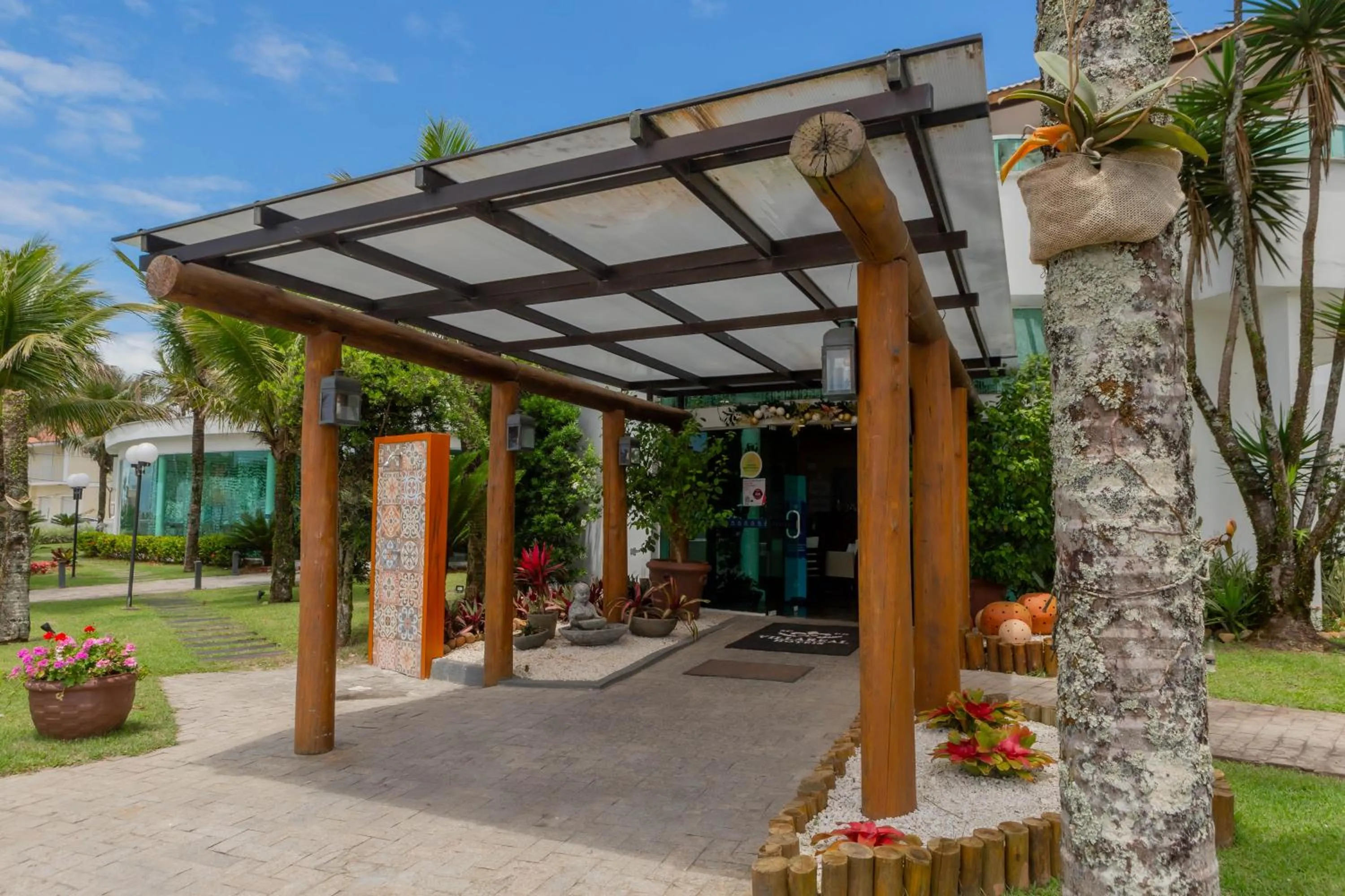 Facade/entrance in Hotel VillaReal Guaratuba - Caieiras
