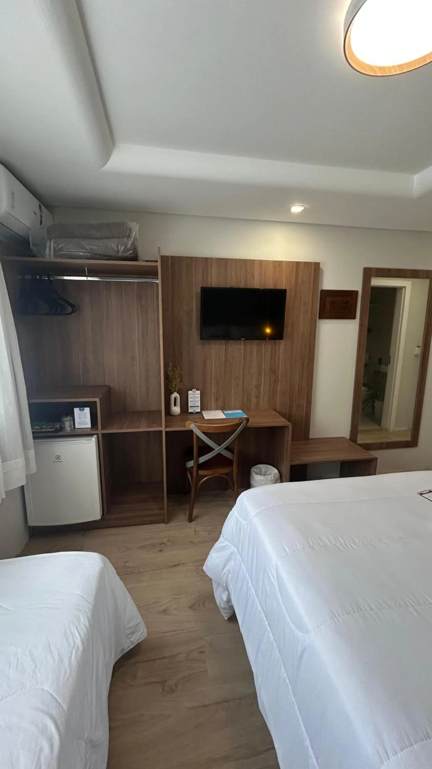 TV and multimedia, Bed in Hotel VillaReal Guaratuba - Caieiras