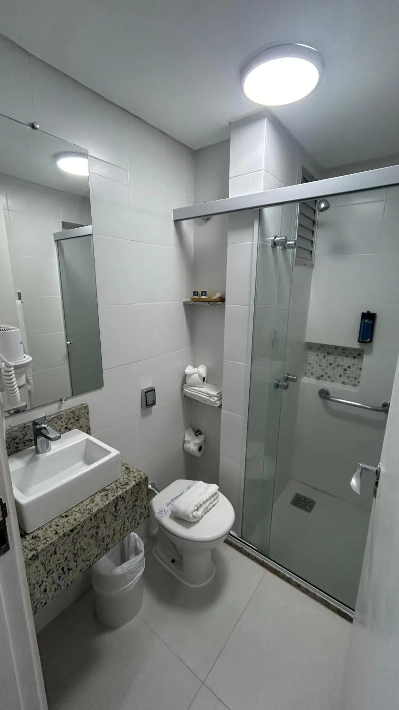 Shower in Hotel VillaReal Guaratuba - Caieiras