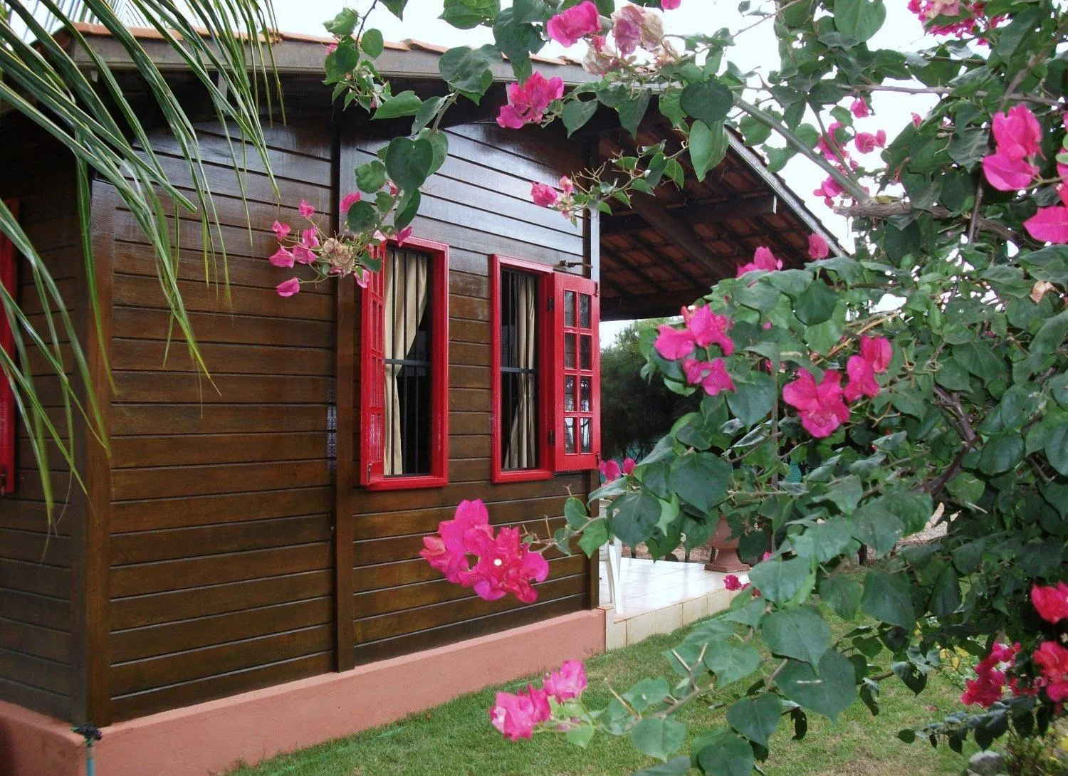 Facade/entrance in Pousada Cultural Canto dos Poetas