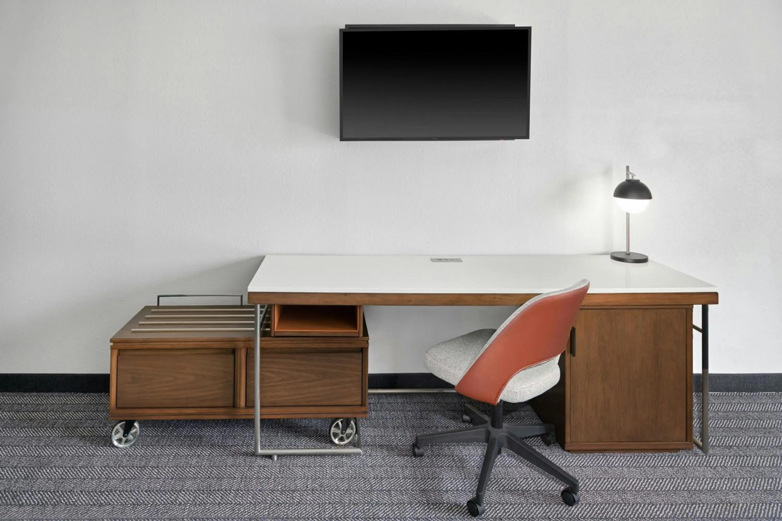 Photo of the whole room in Courtyard by Marriott Huntsville University Drive