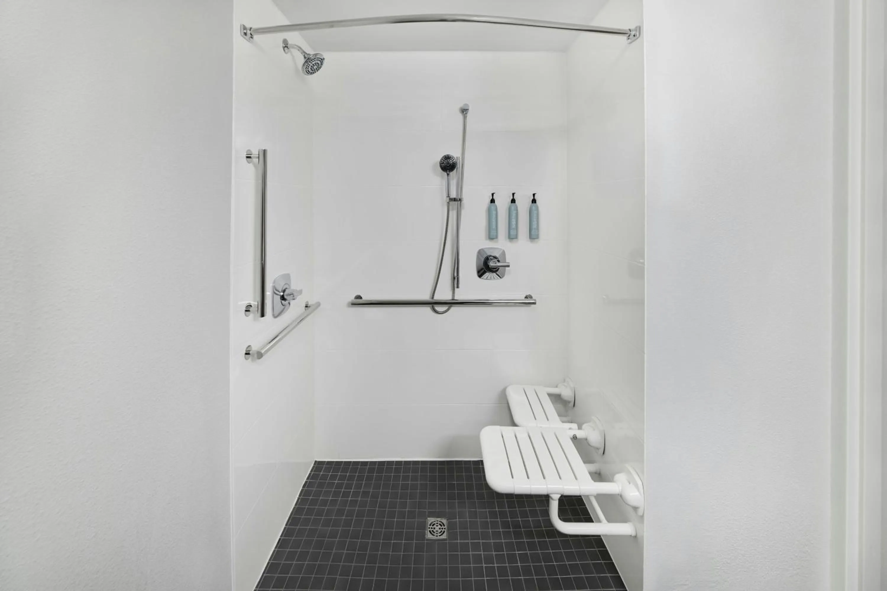 Bathroom in Courtyard by Marriott Huntsville University Drive