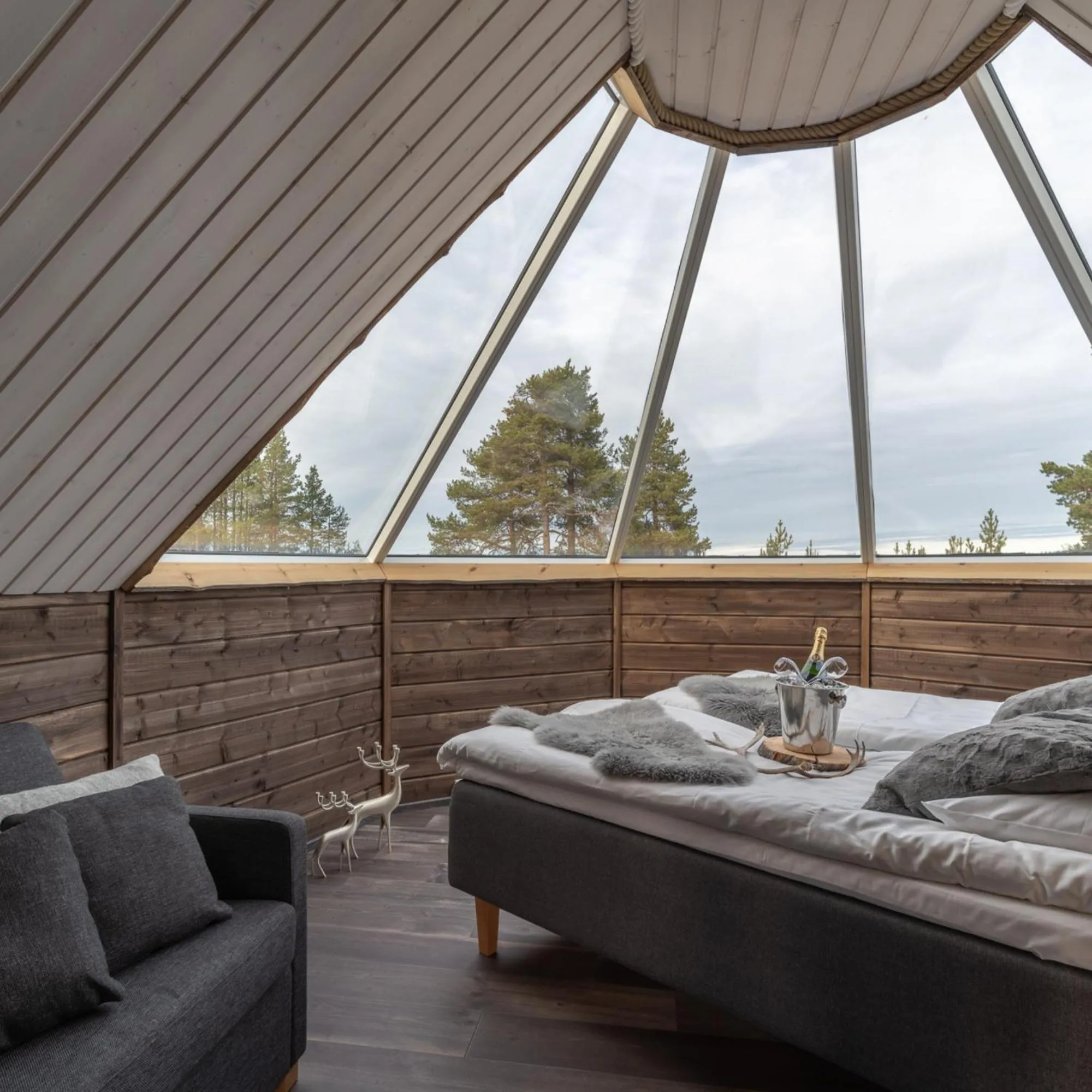 hair dresser in Wilderness Hotel Nellim & Igloos