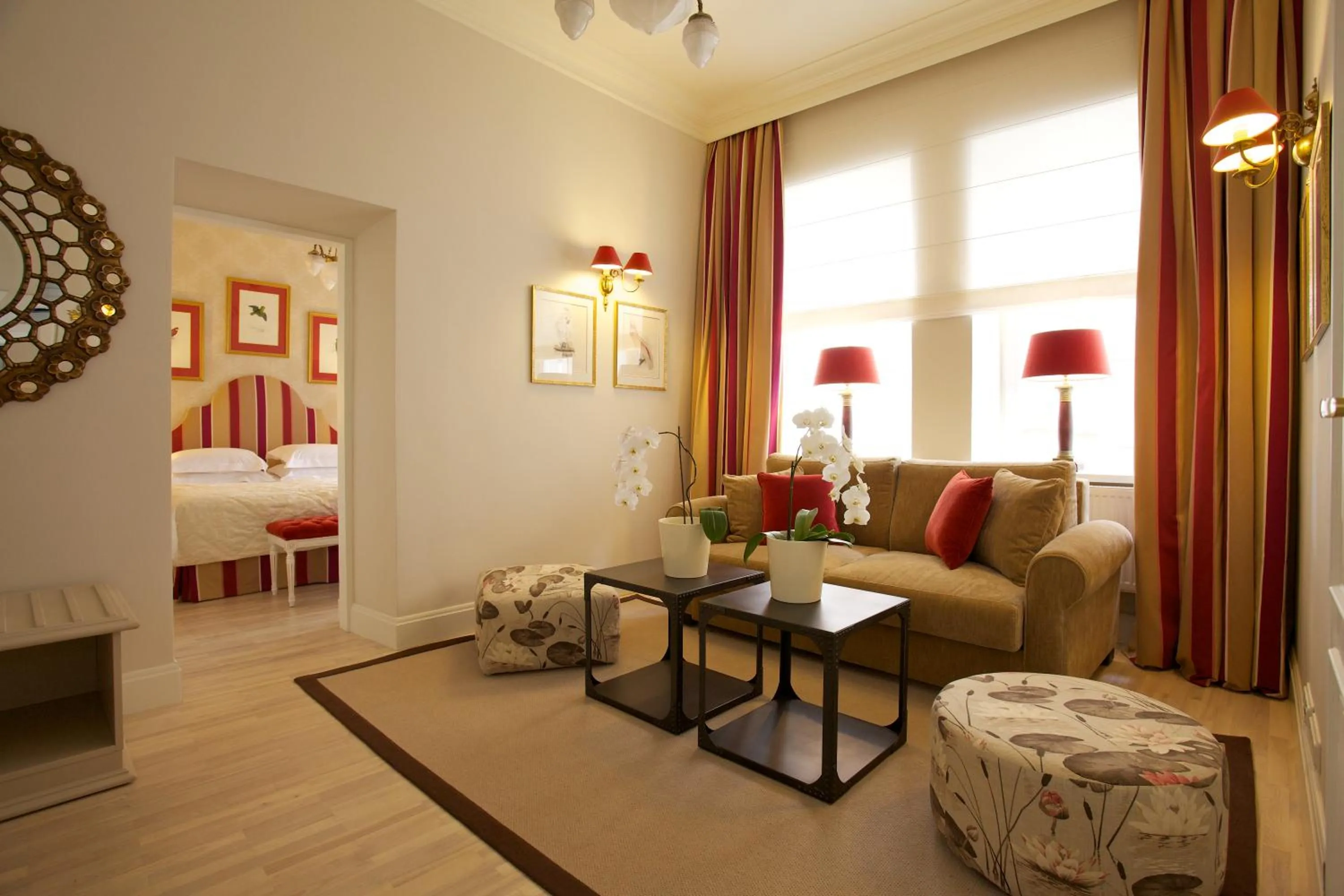 Seating area, Bed in Hotel Apia