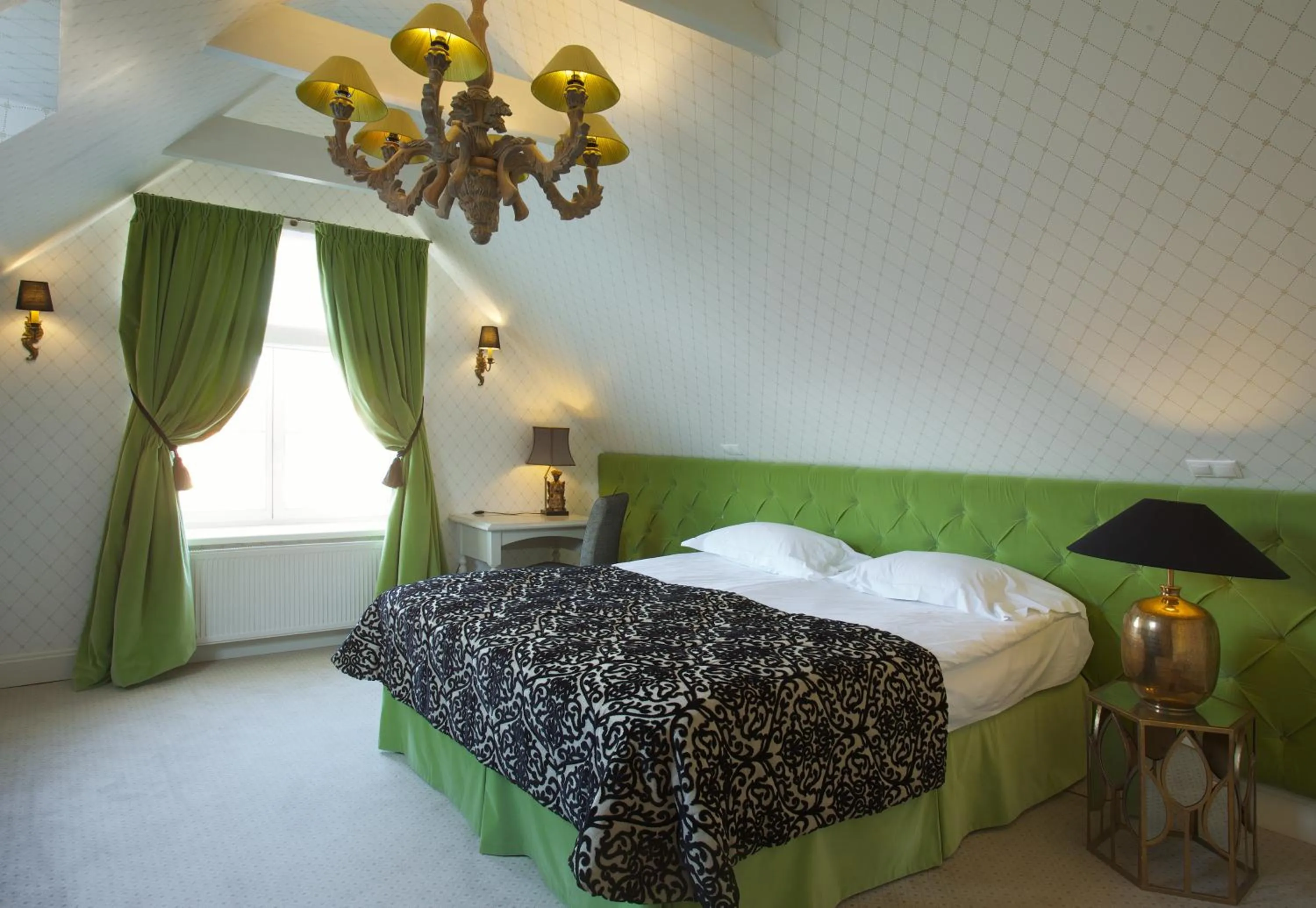 Photo of the whole room, Bed in Hotel Apia