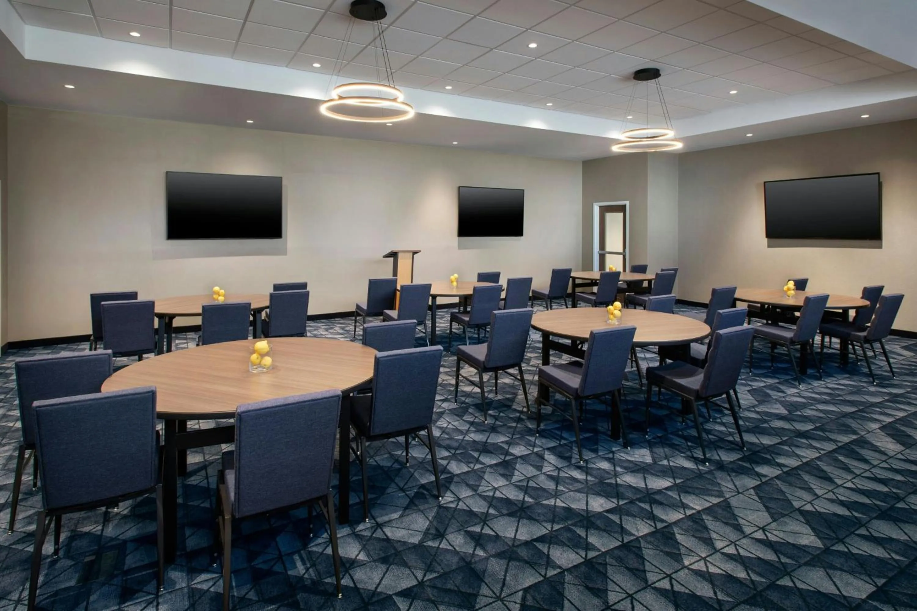 Meeting/conference room in Courtyard by Marriott New Haven Wallingford