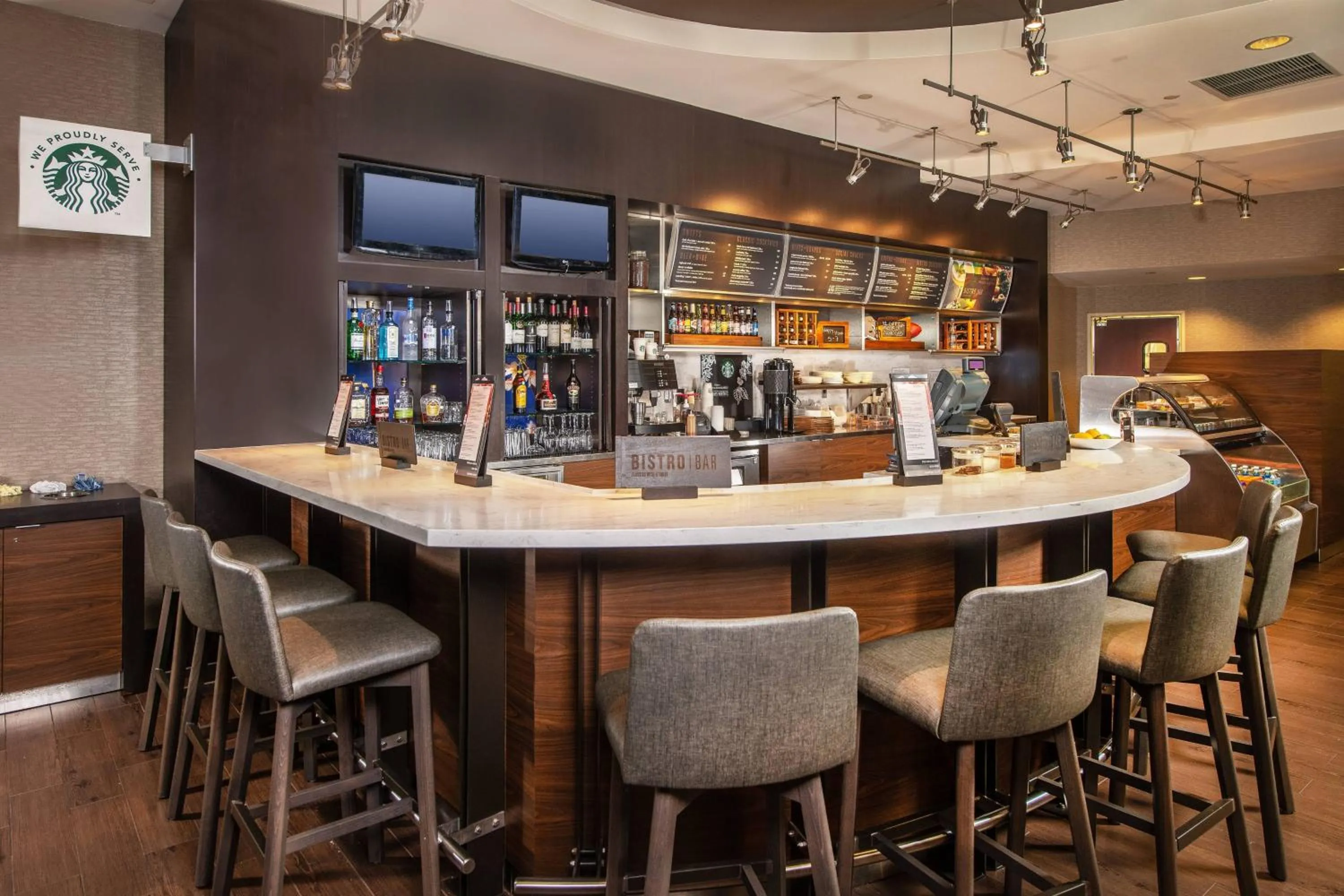 Restaurant/places to eat in Courtyard Dunn Loring Fairfax