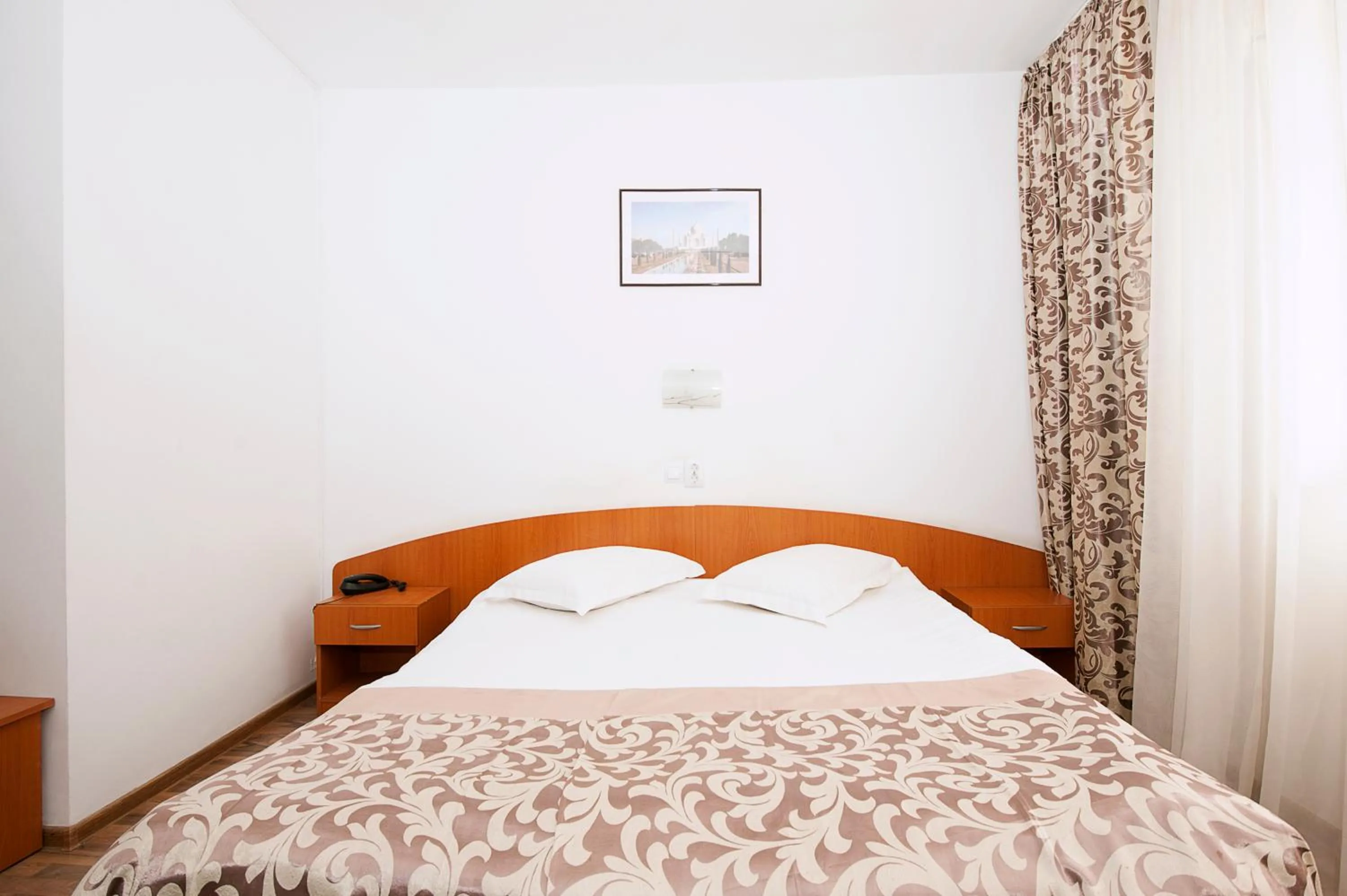 Business Single Room in Hotel Ceramica