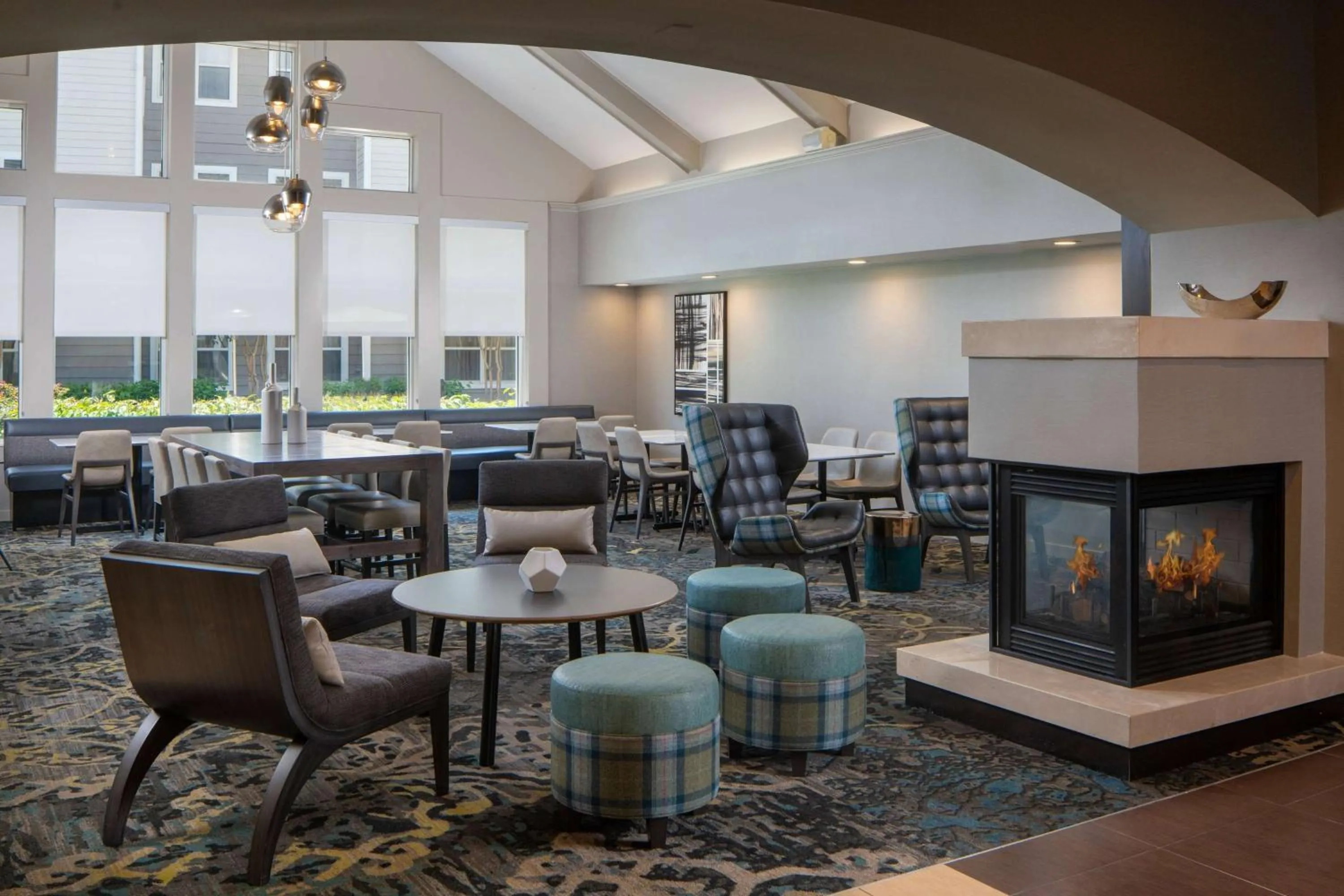 Property building in Sonesta ES Suites Fairfax Fair Lakes