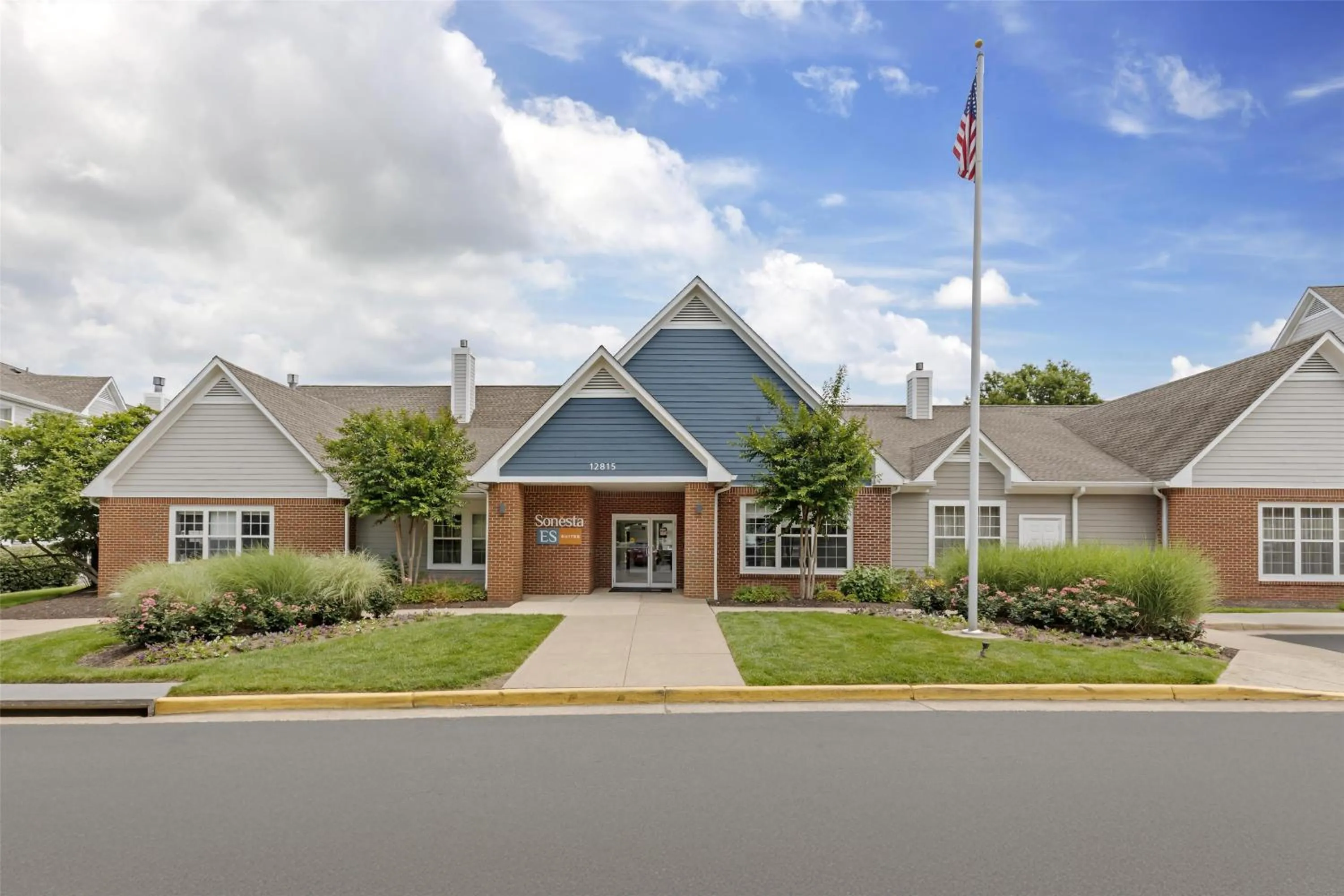 Property building in Sonesta ES Suites Fairfax Fair Lakes