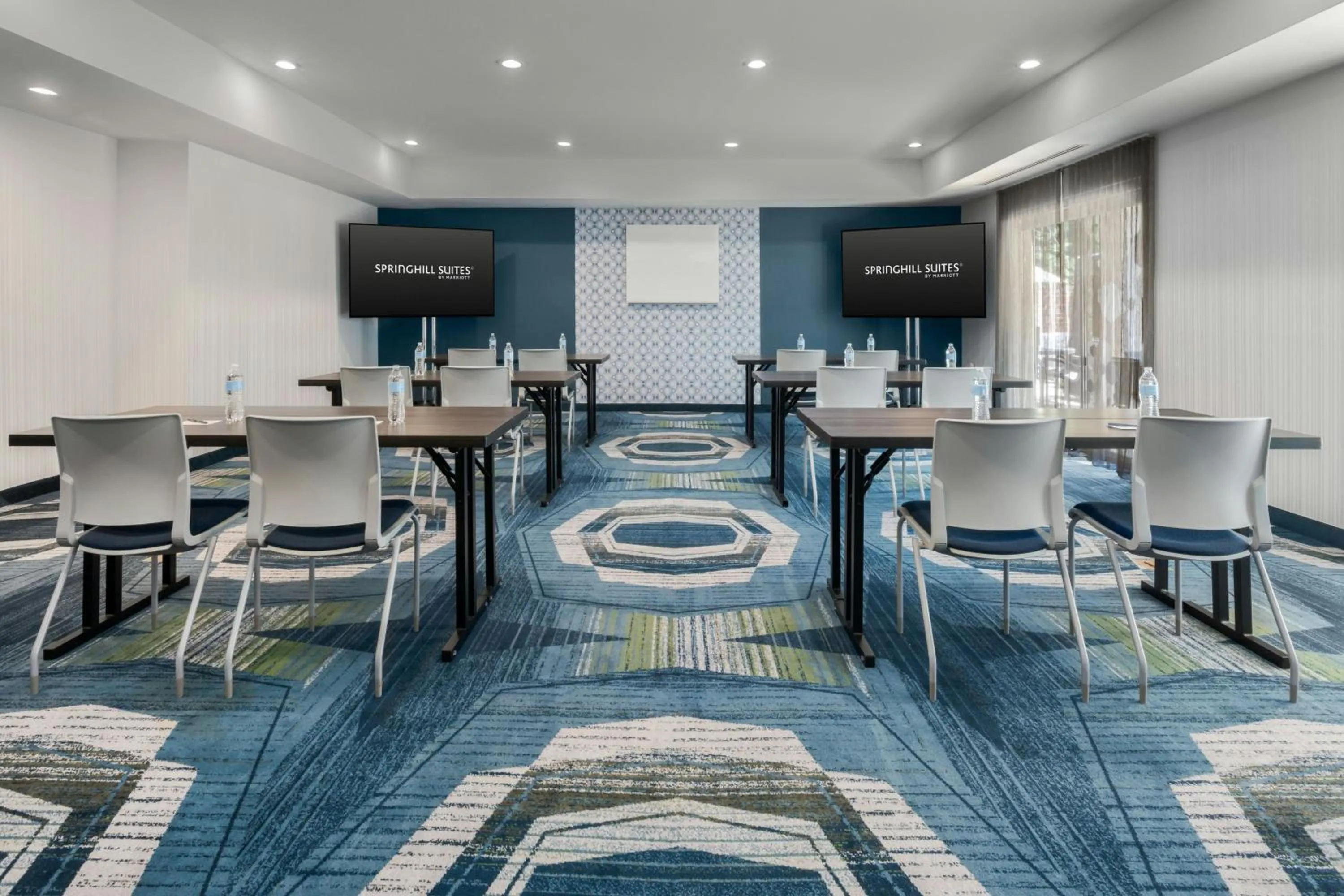 Meeting/conference room in SpringHill Suites Herndon Reston