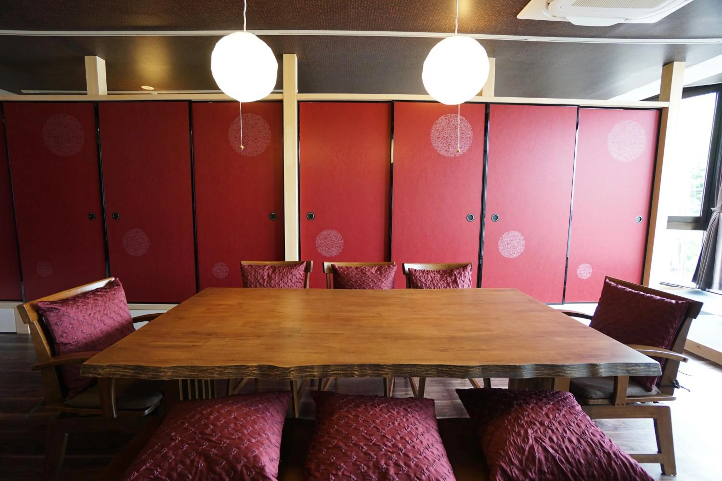 Dining area in Izu no Ie UNO