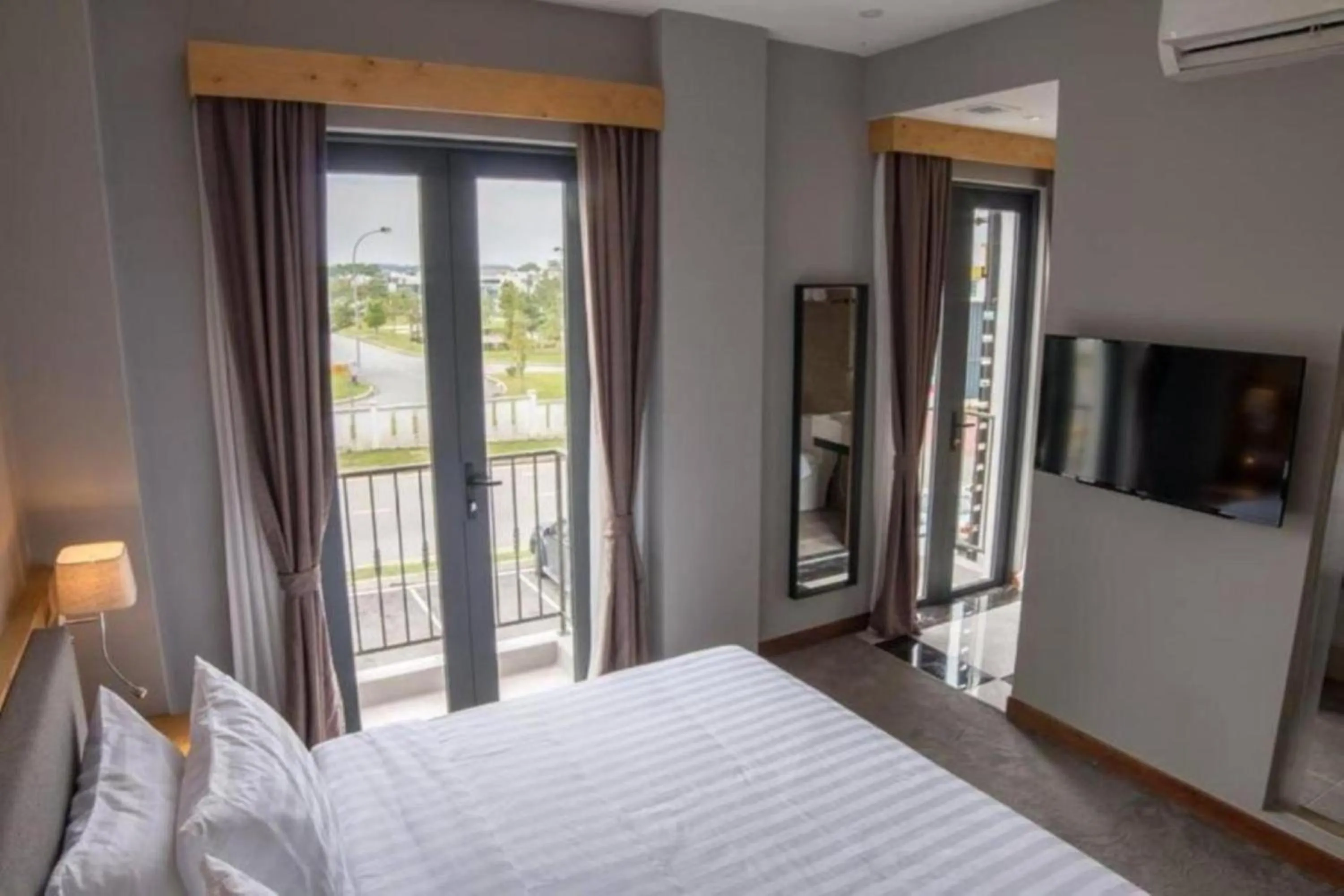 Photo of the whole room in Redpine Boutique Hotel