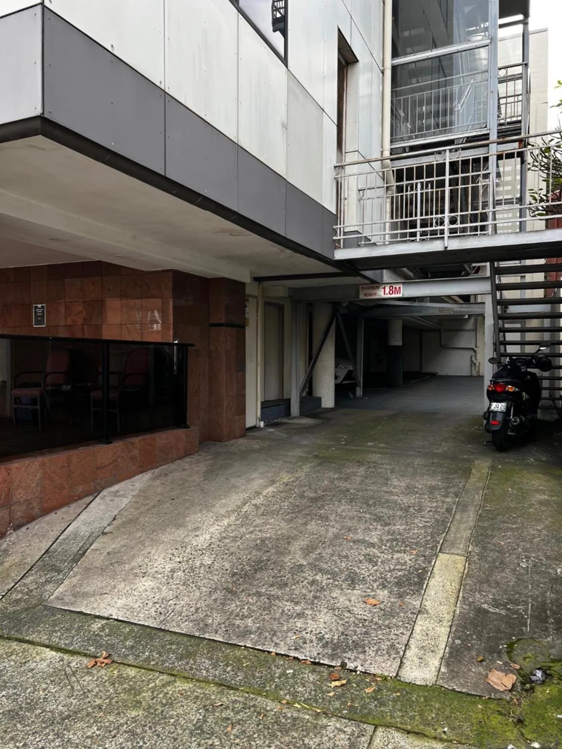 Property building in Edgecliff Lodge Motel