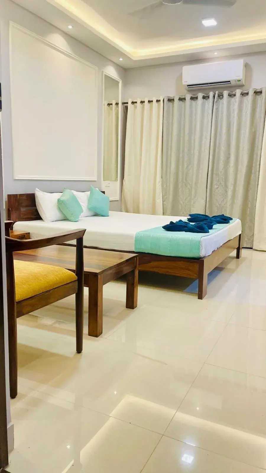 Bed in Monarch Suites Bed in Monarch Suites