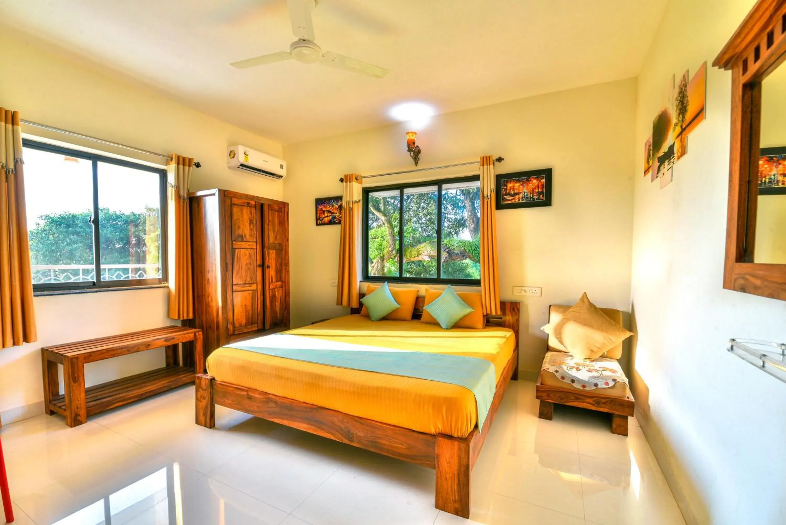 Bedroom, Bed in Monarch Suites Bedroom, Bed in Monarch Suites