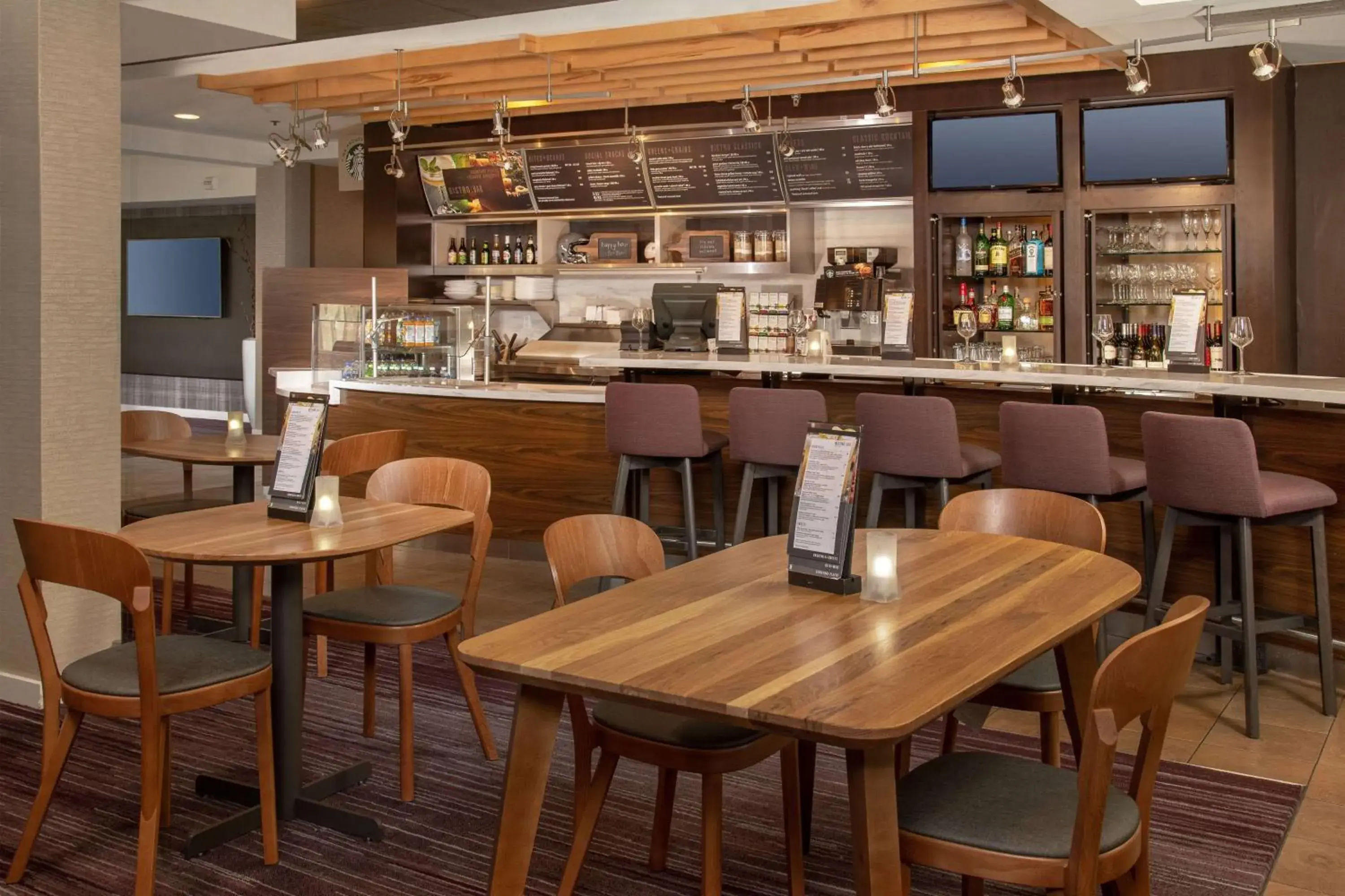 Restaurant/places to eat in Sonesta Select Newark Christiana Mall Restaurant/places to eat in Sonesta Select Newark Christiana Mall