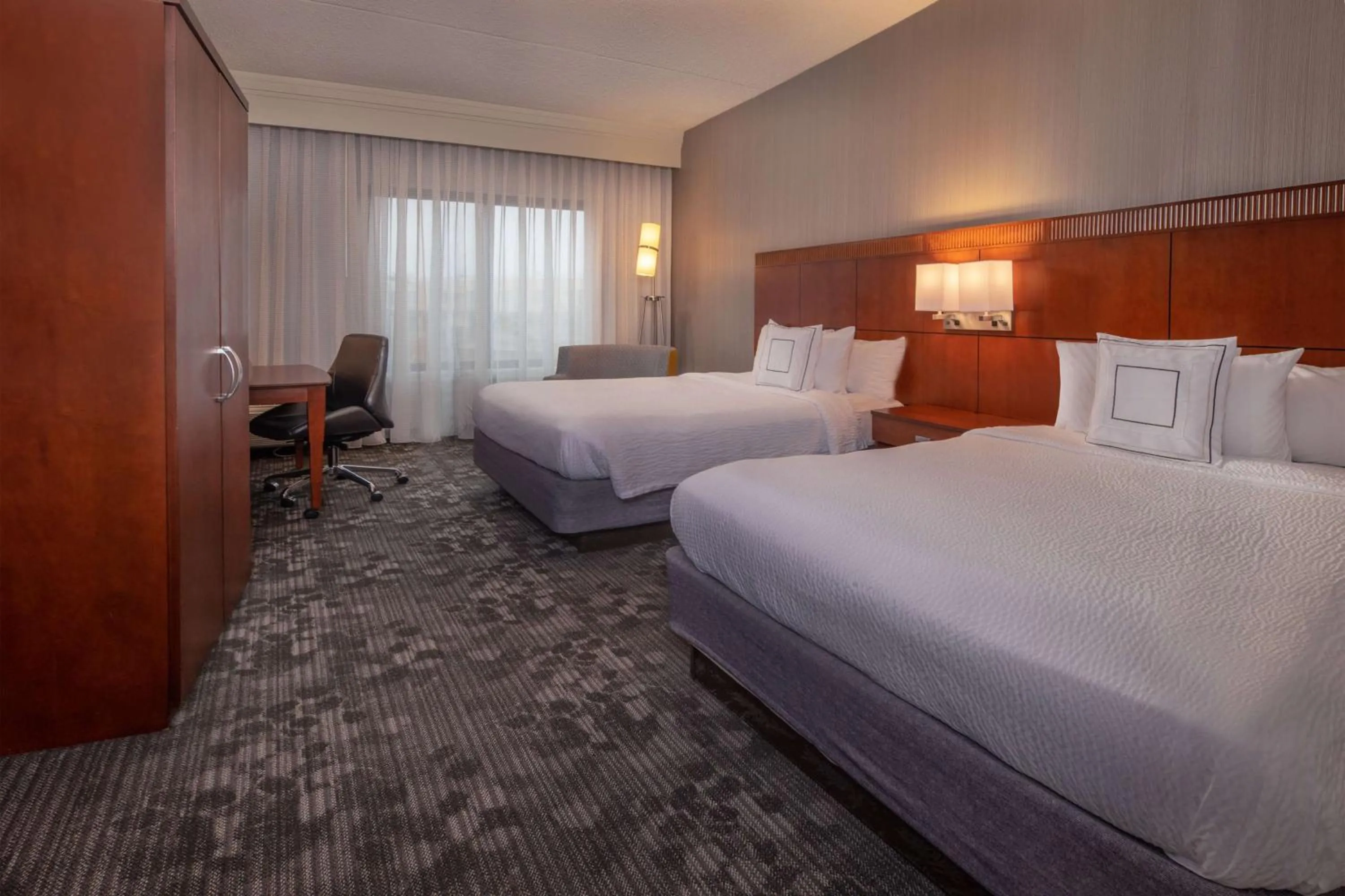 View (from property/room), Bed in Sonesta Select Newark Christiana Mall