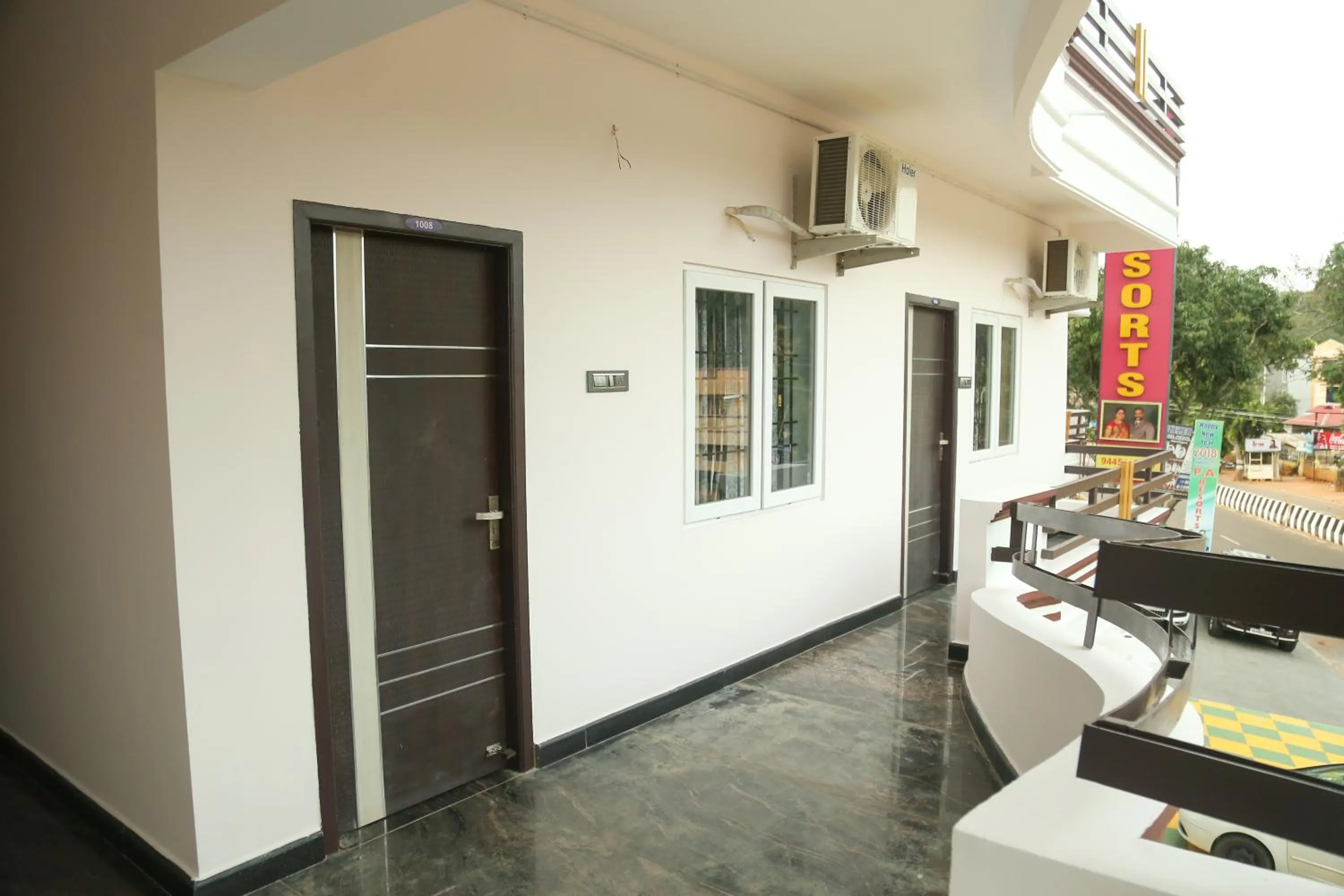 Restaurant/places to eat in P A Resort