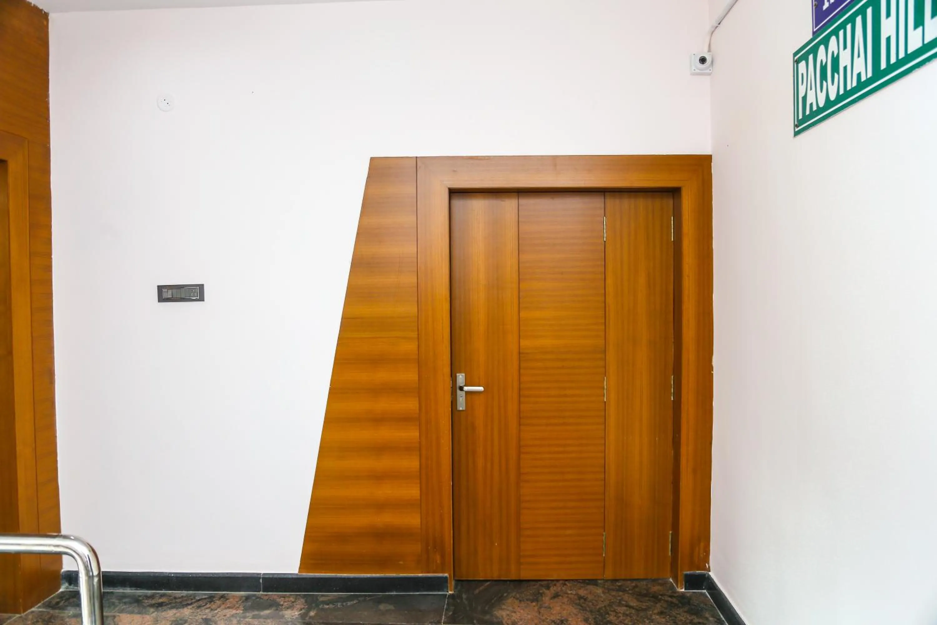 Restaurant/places to eat in P A Resort