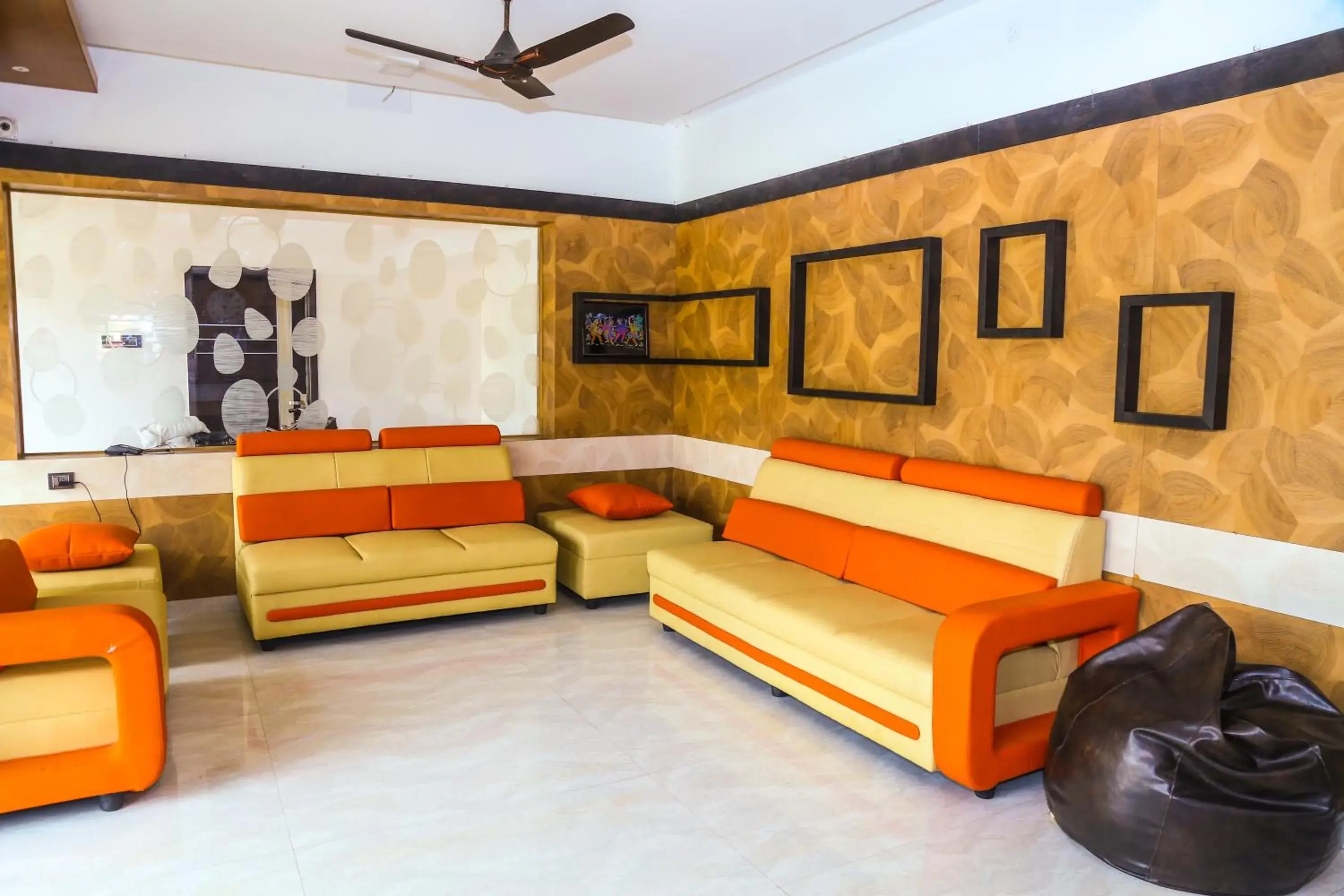 Restaurant/places to eat in P A Resort Restaurant/places to eat in P A Resort