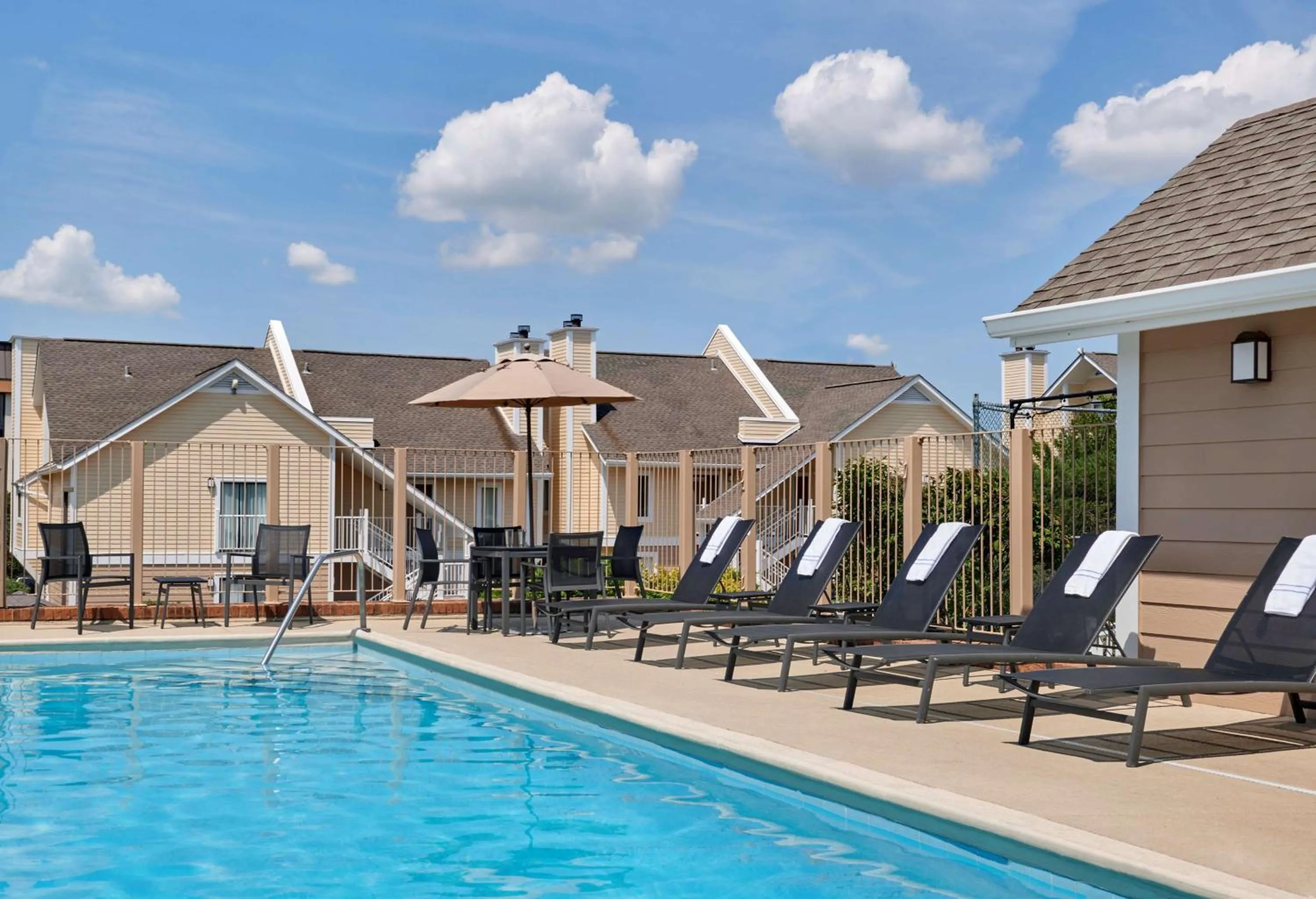 Swimming pool in Sonesta ES Suites Wilmington - Newark