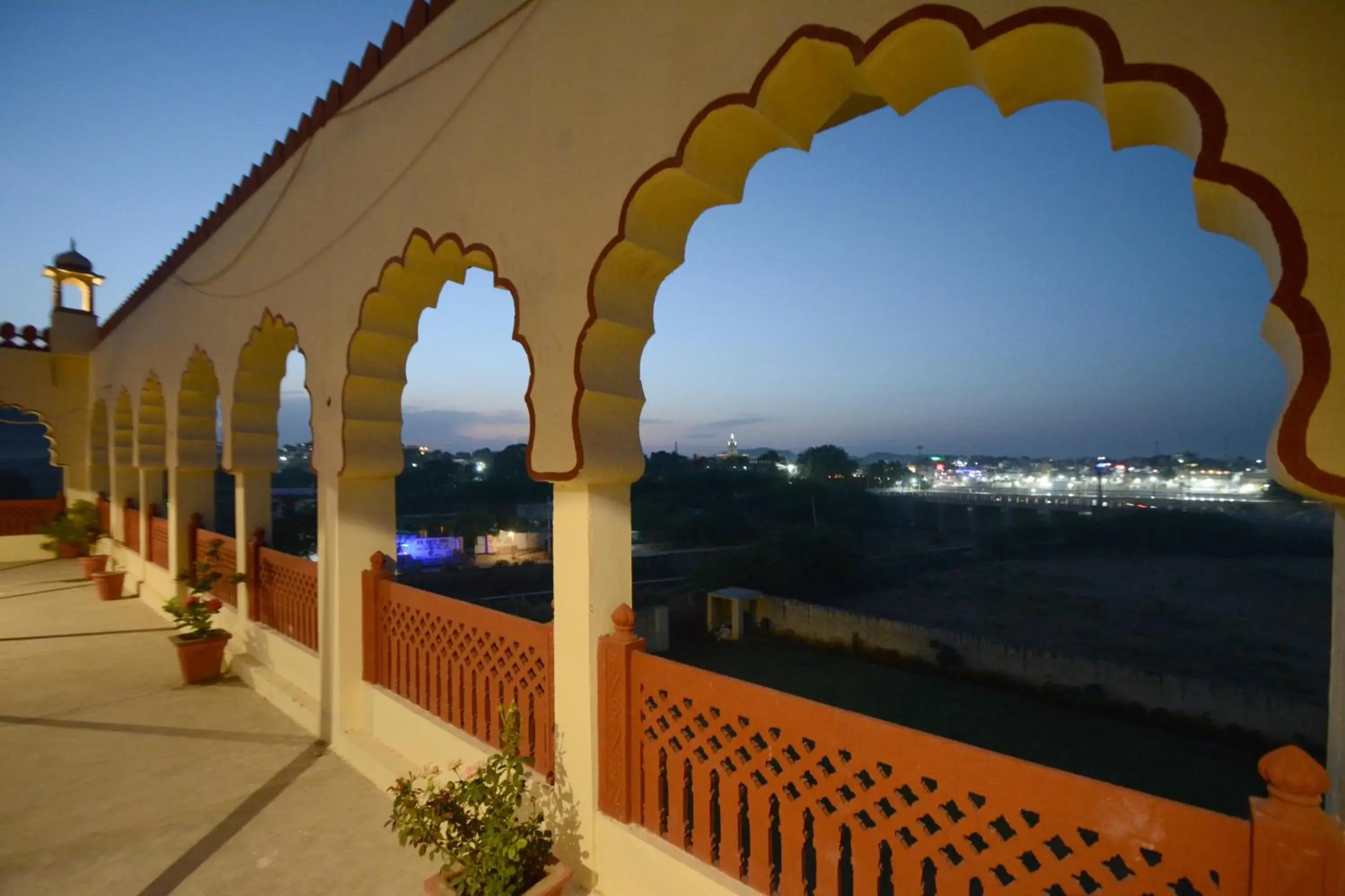 Lake view in Moti Mahal - A Heritage Haveli Lake view in Moti Mahal - A Heritage Haveli