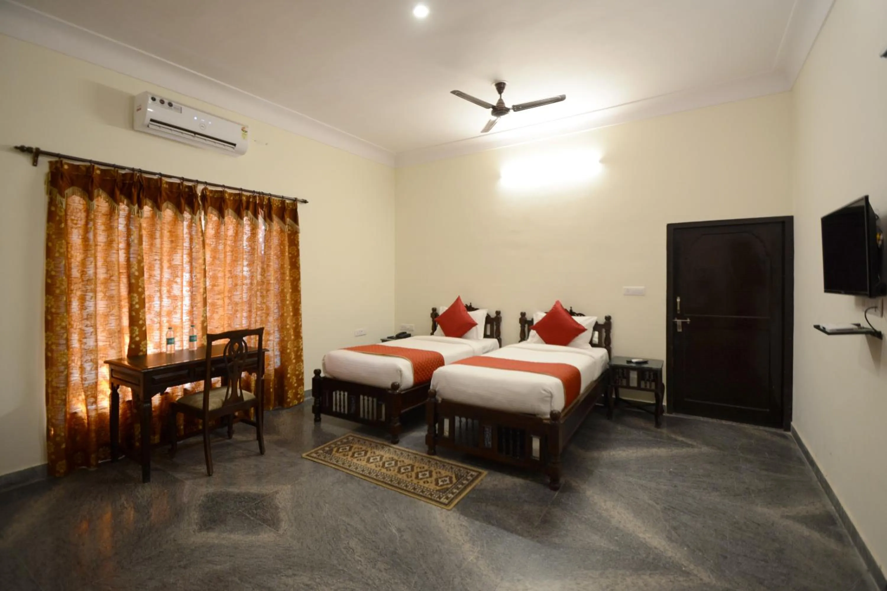 Bedroom, Bed in Moti Mahal - A Heritage Haveli