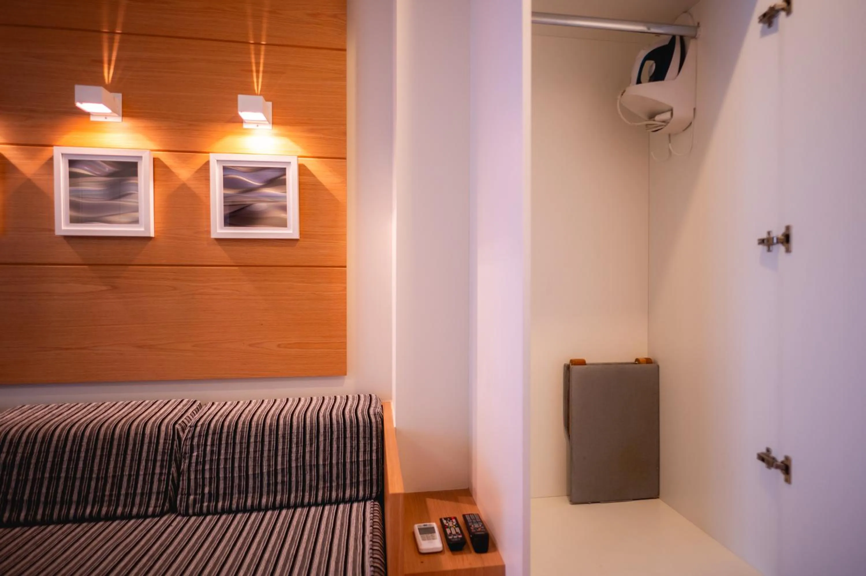 Photo of the whole room, Bed in eSuítes Congonhas by Atlantica