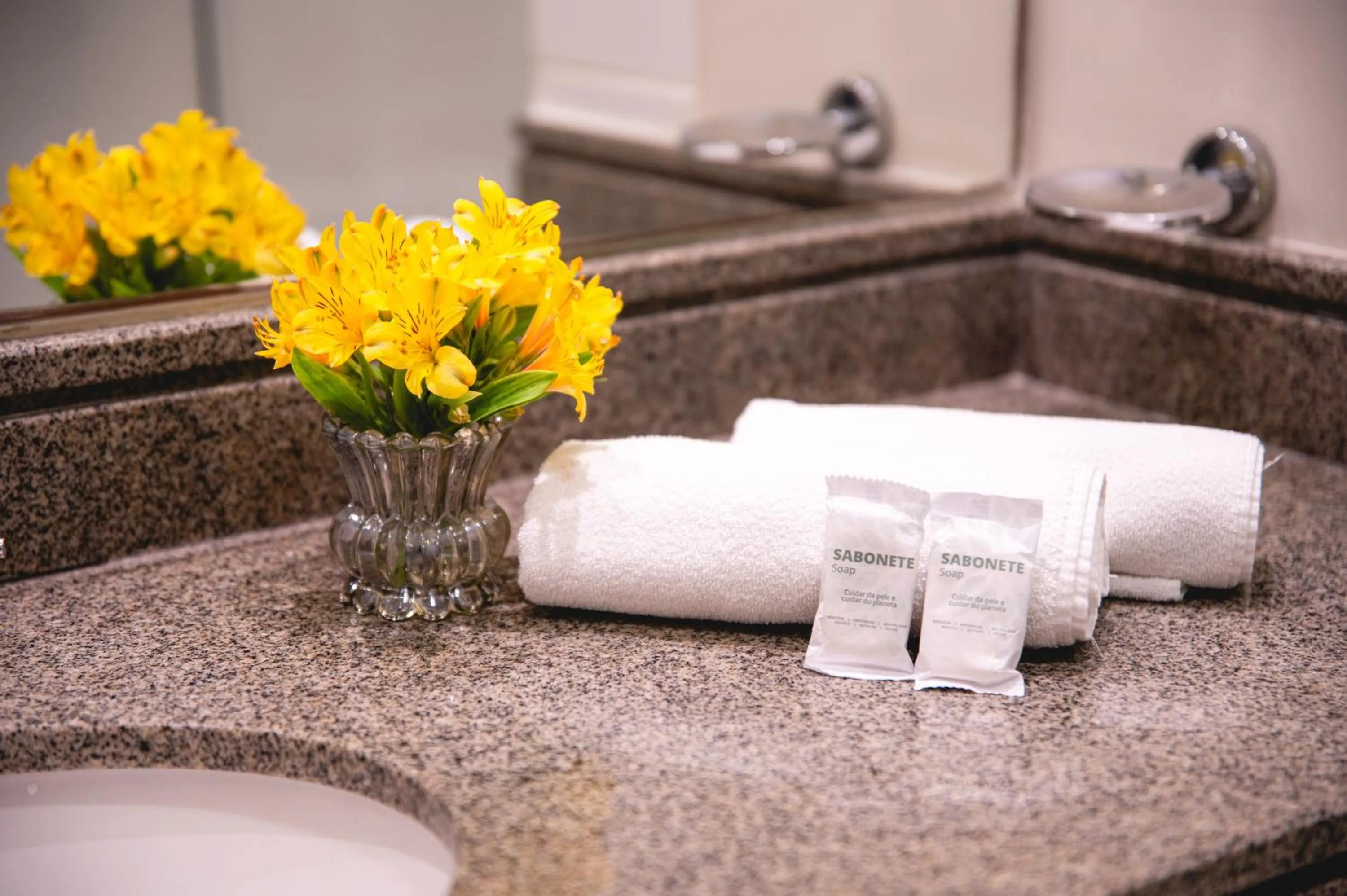 Bathroom in eSuítes Congonhas by Atlantica