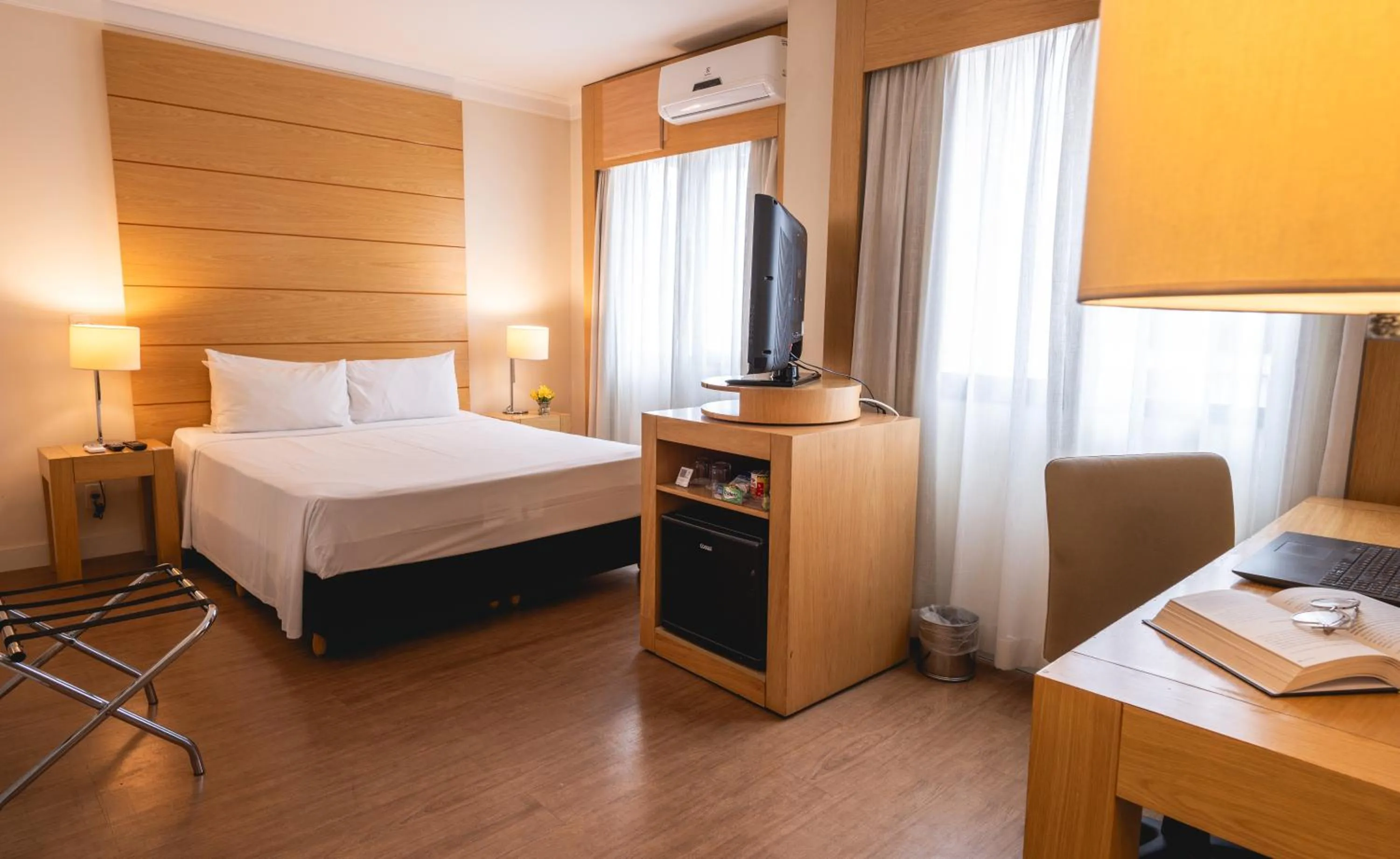 Bedroom, Bed in eSuítes Congonhas by Atlantica