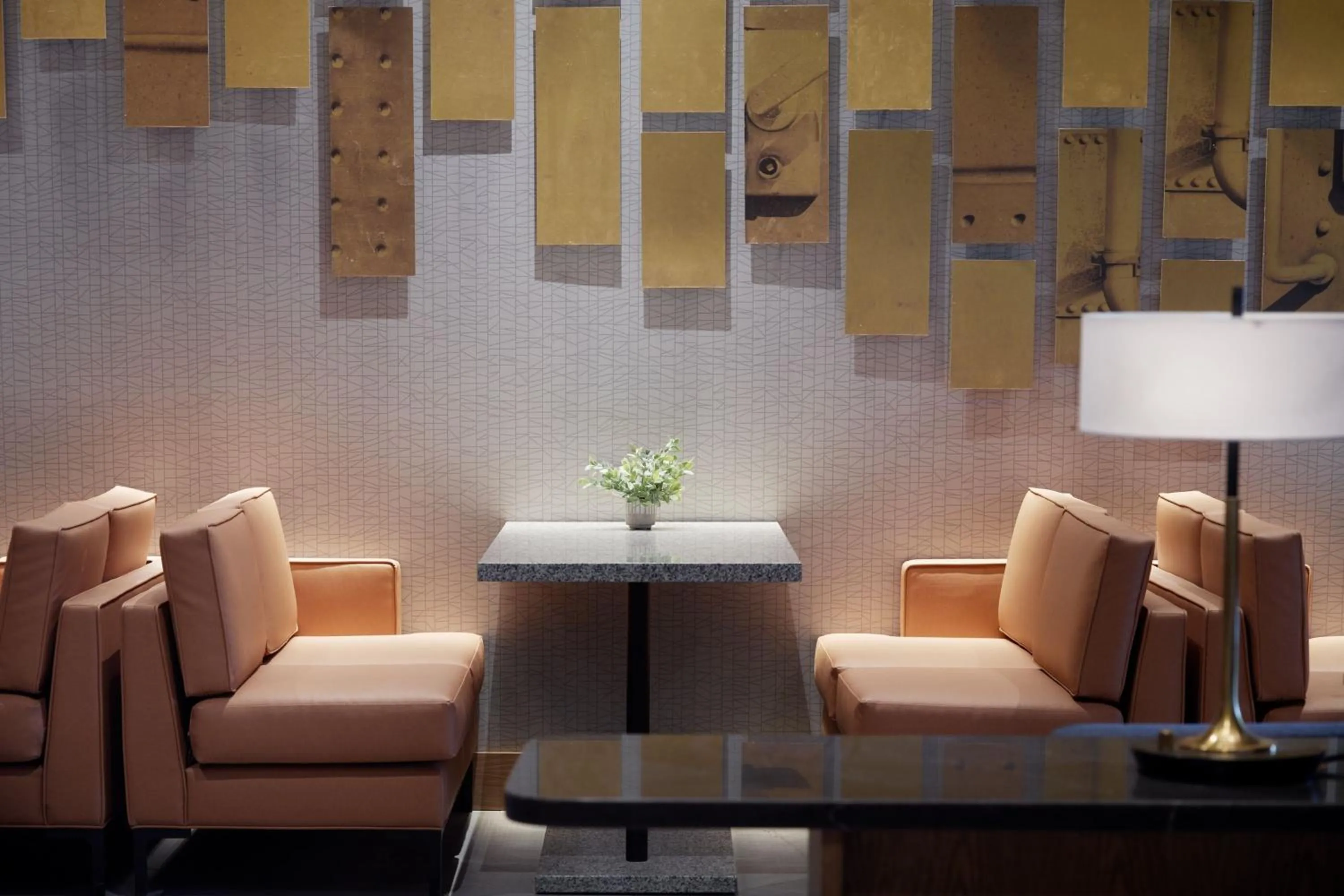 Lounge or bar in Marriott Kansas City Overland Park