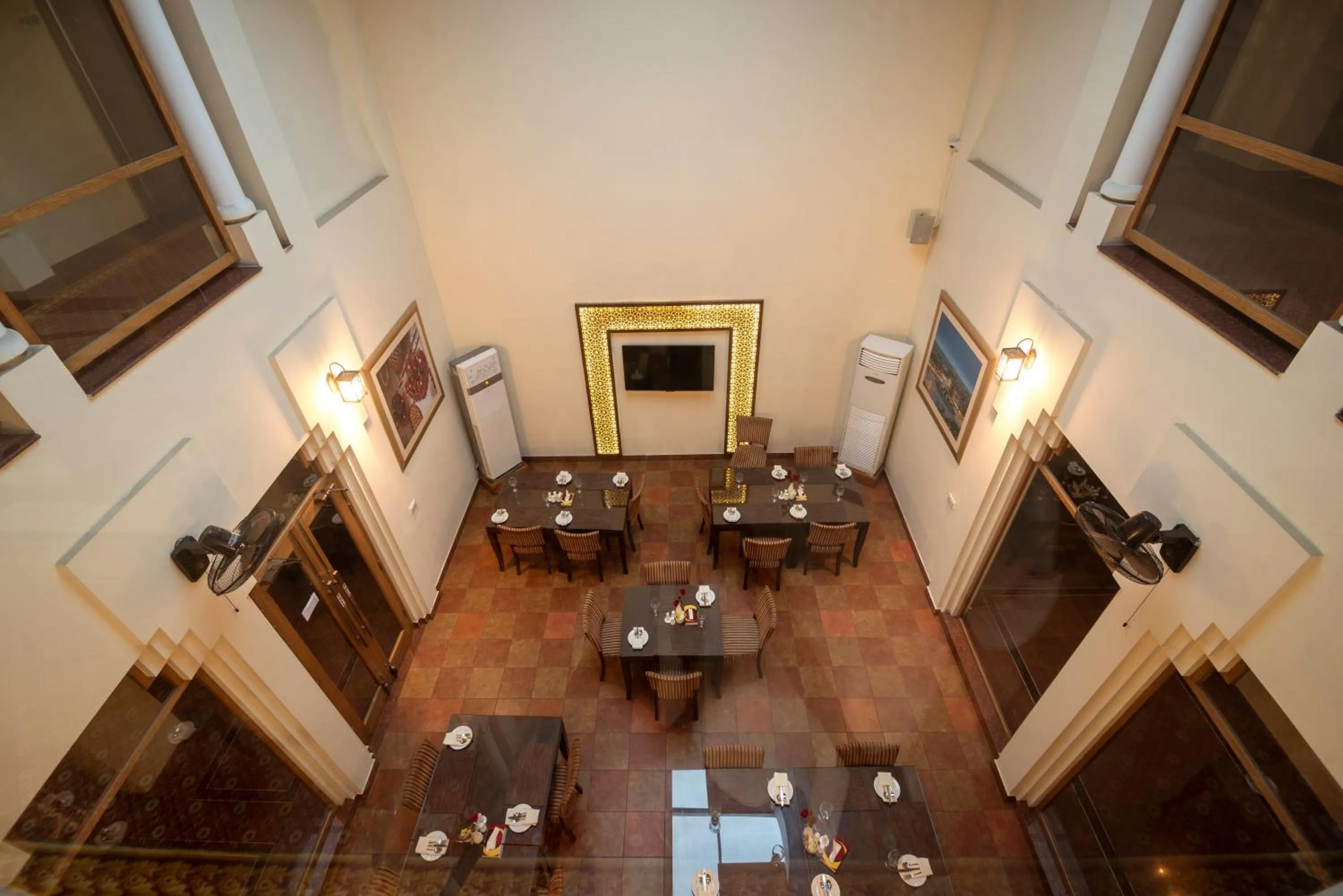 Restaurant/places to eat in Hotel One Tariq Road Multan