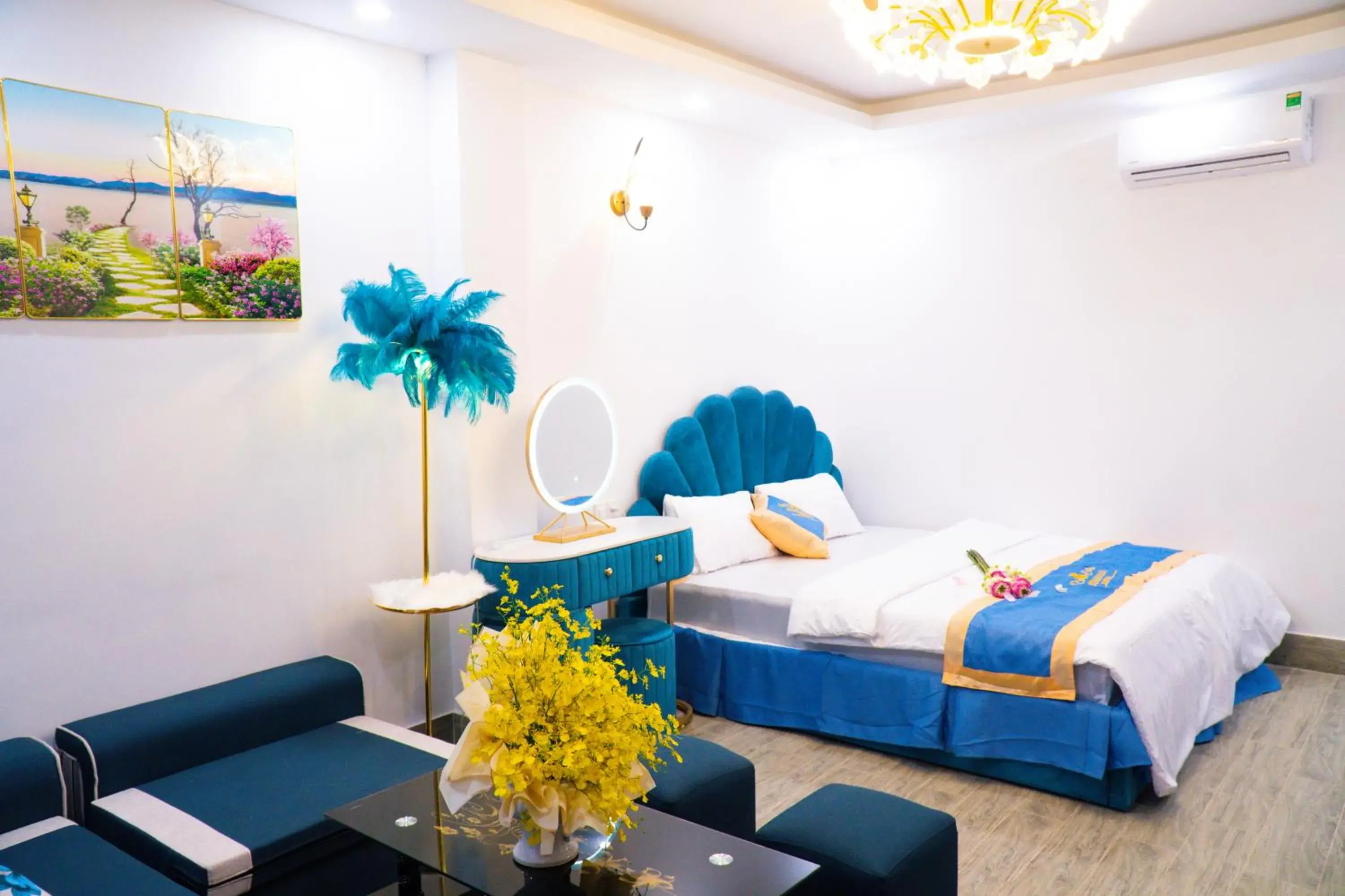 Queen Room with Spa Bath in Huong Mai Hotel Queen Room with Spa Bath in Huong Mai Hotel