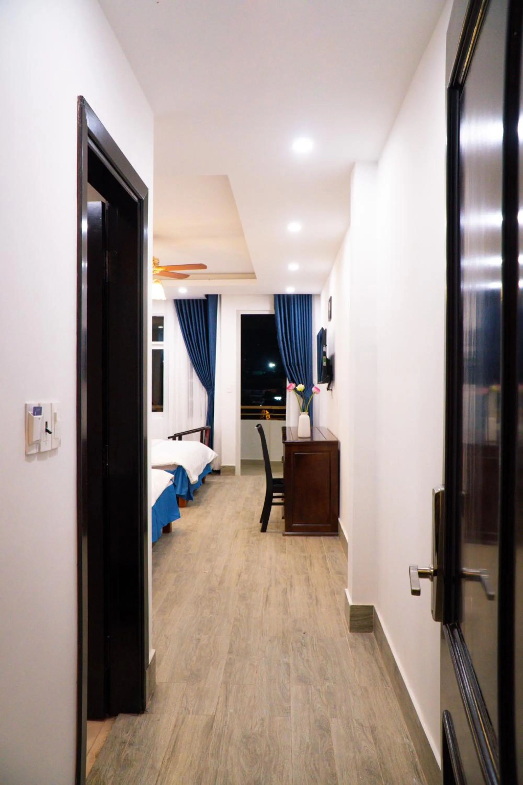 Bedroom, Bed in Huong Mai Hotel