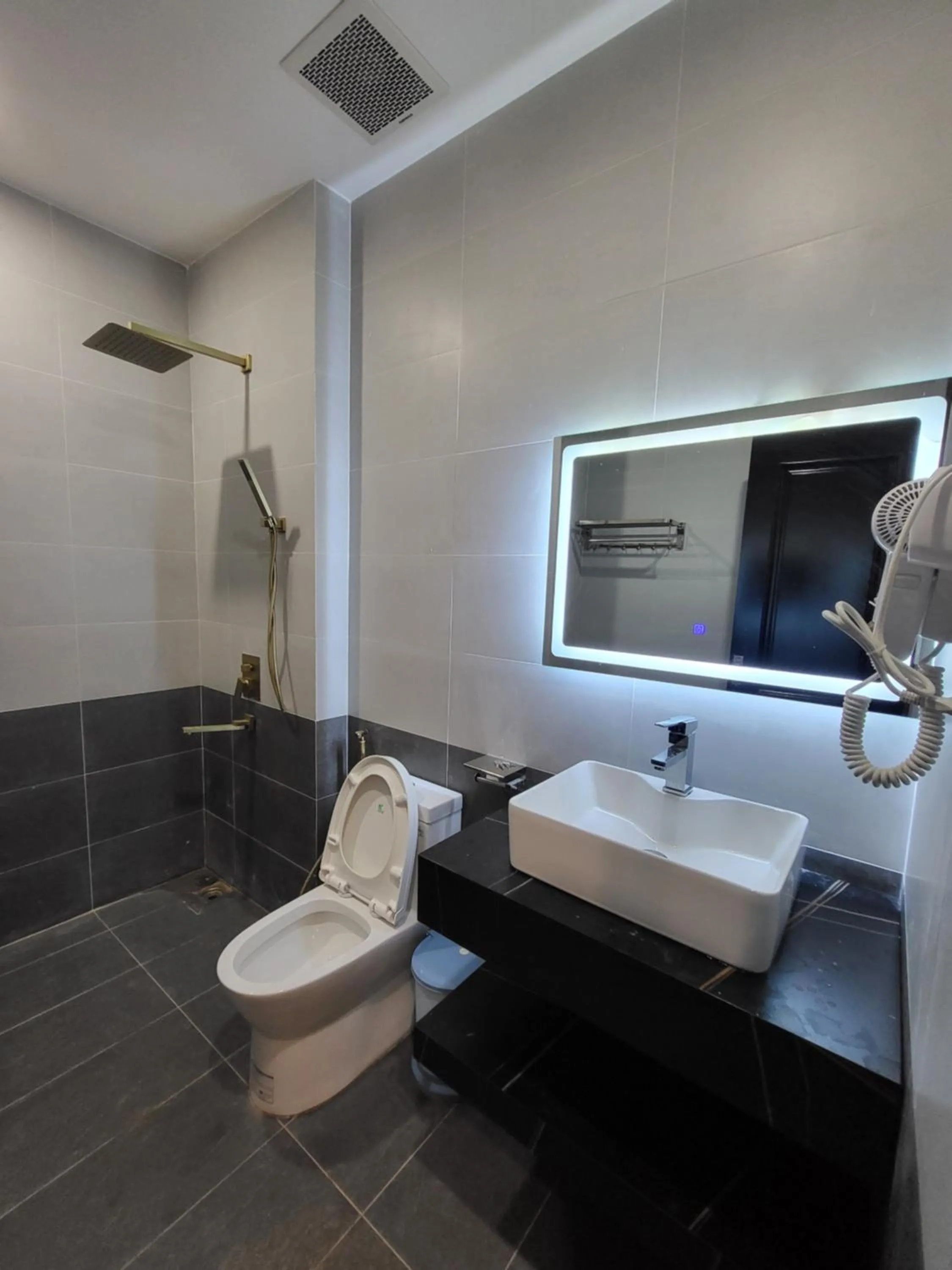Shower in Huong Mai Hotel
