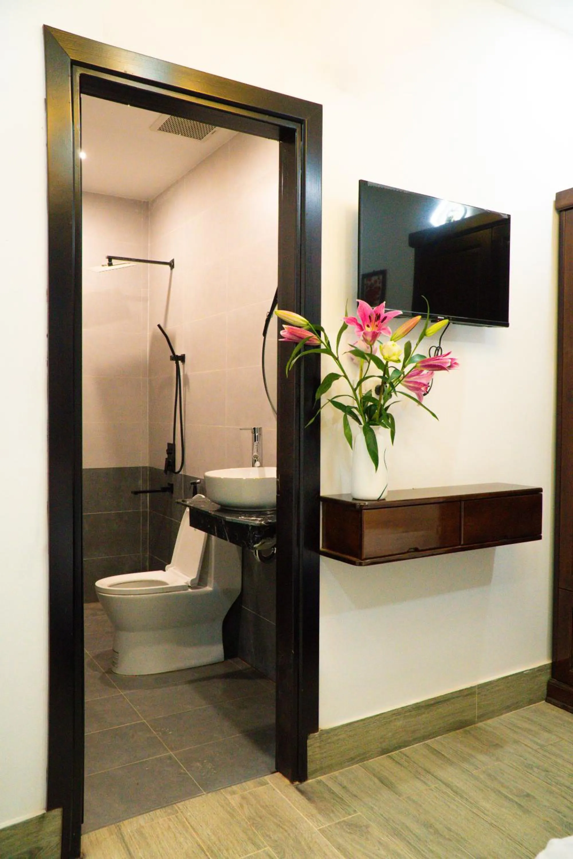 Shower in Huong Mai Hotel