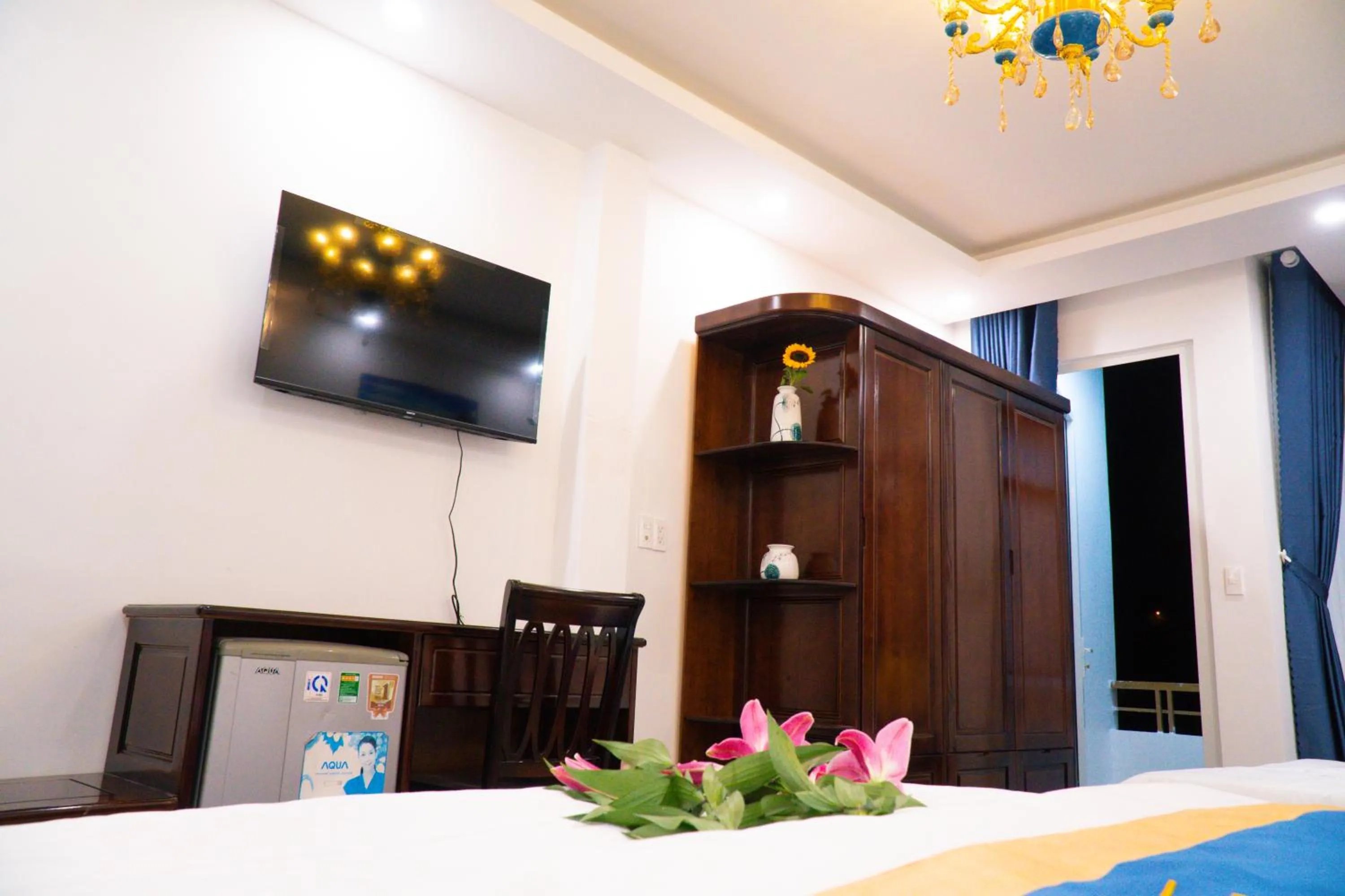 hair dresser, Bed in Huong Mai Hotel
