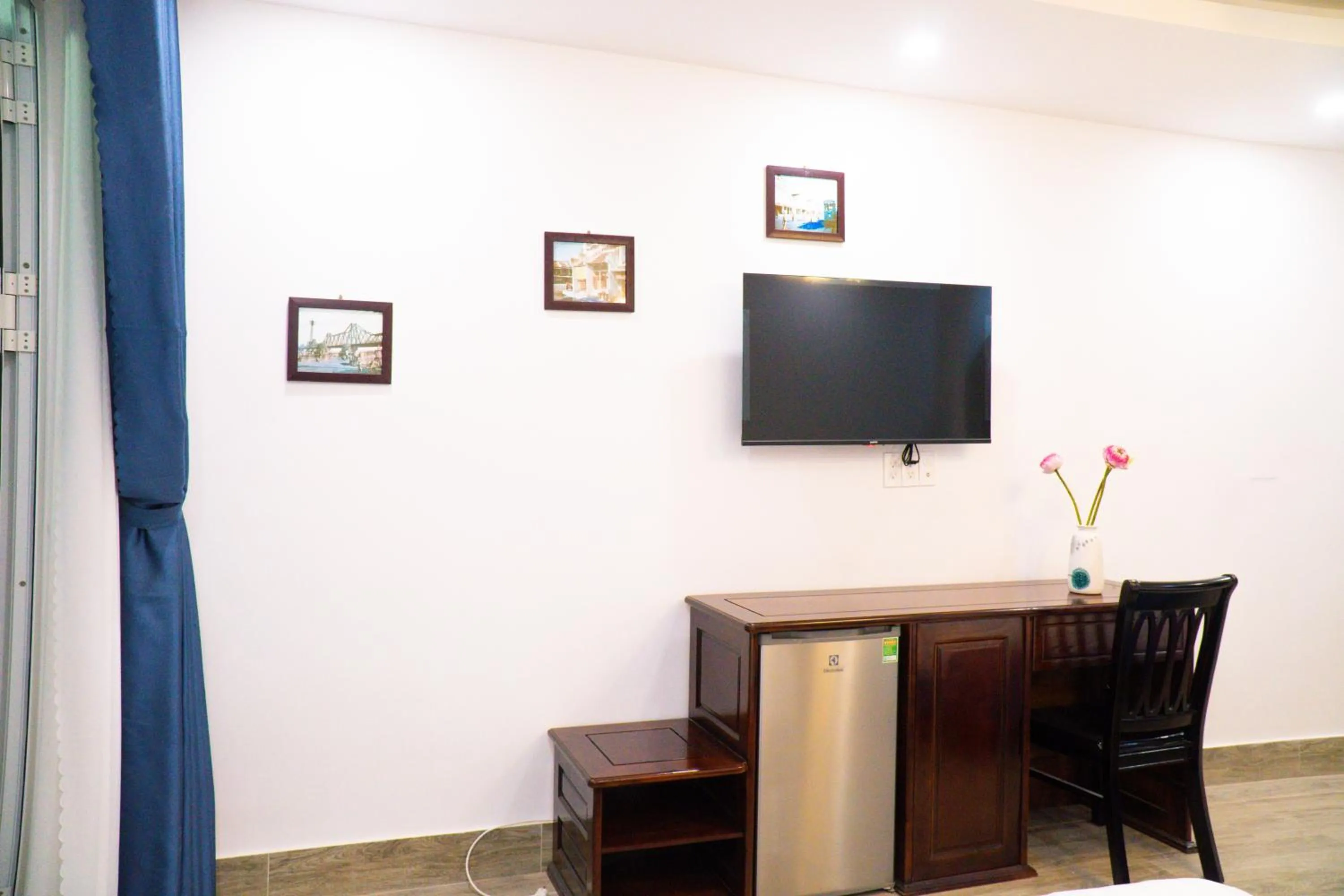 TV and multimedia in Huong Mai Hotel
