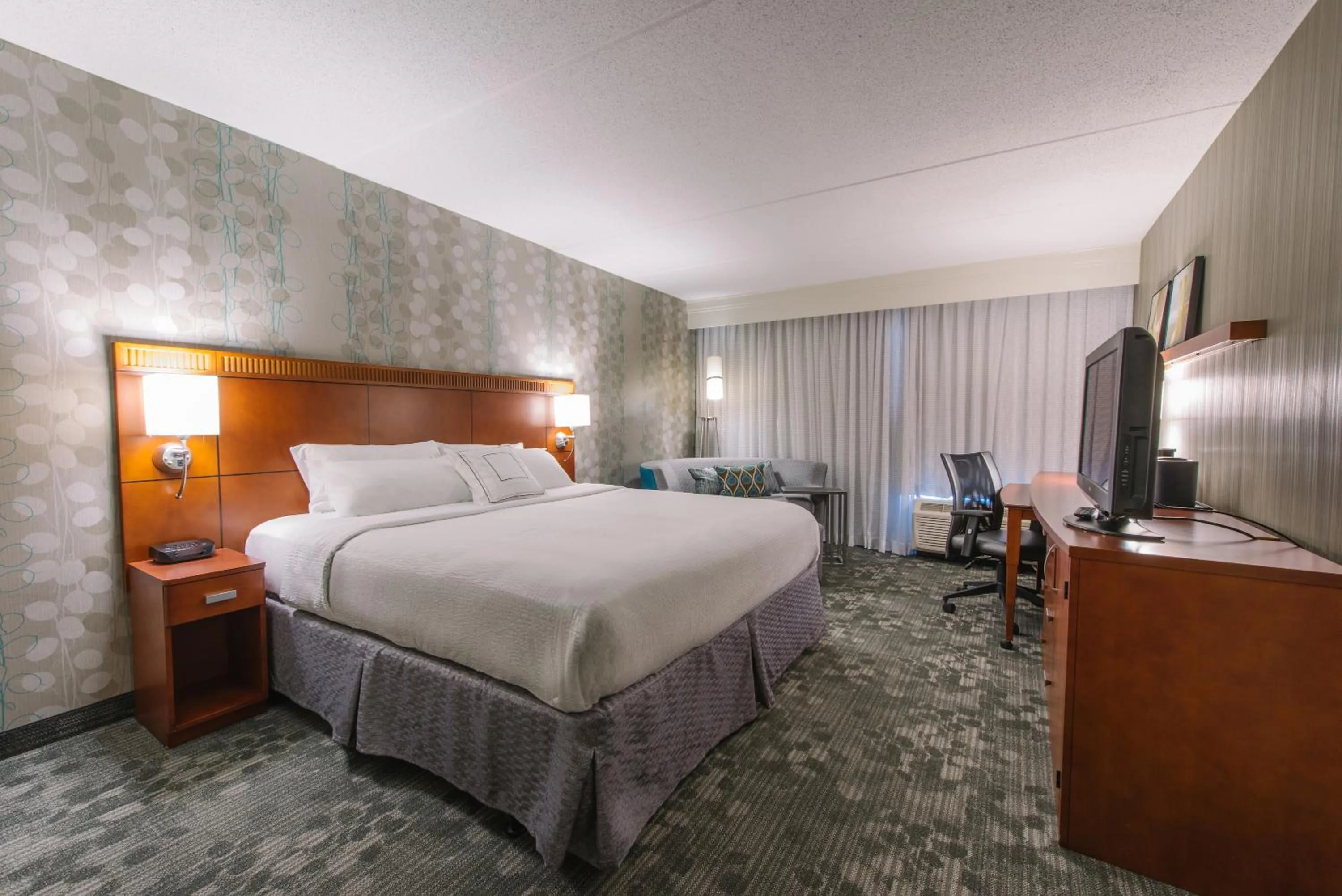 Bedroom, Bed in Courtyard by Marriott Nashua