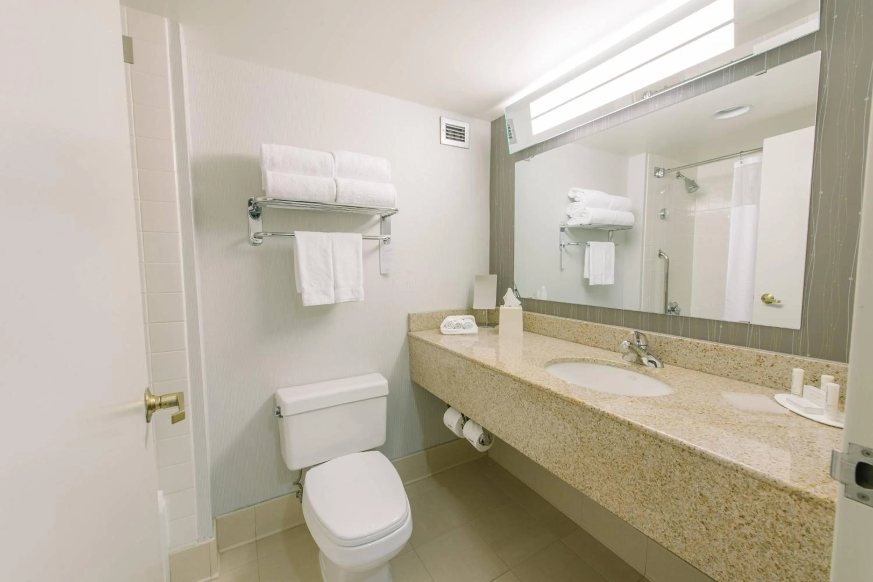 Bathroom in Courtyard by Marriott Nashua