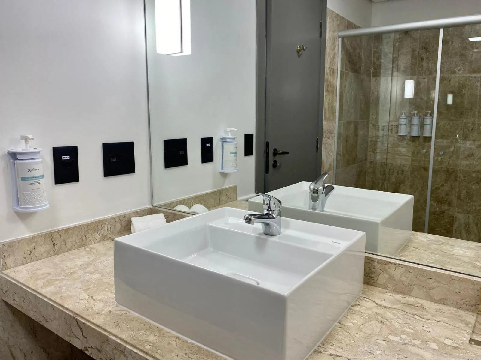 Bathroom in Radisson Alphaville