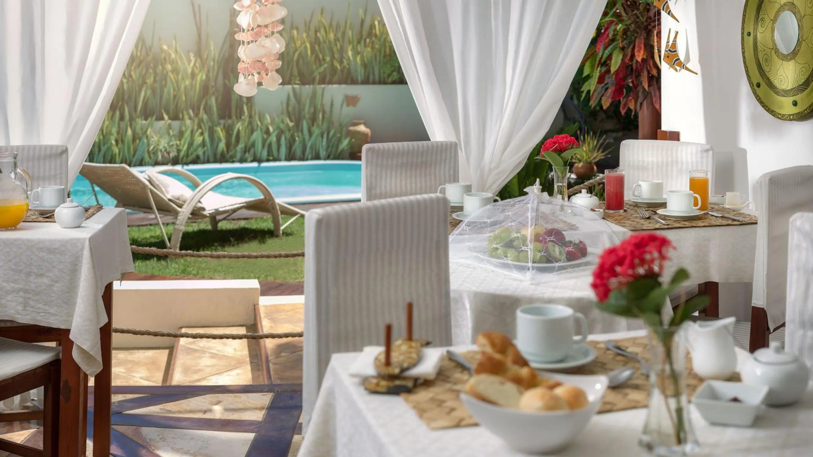 Buffet breakfast in Araxá Pousada