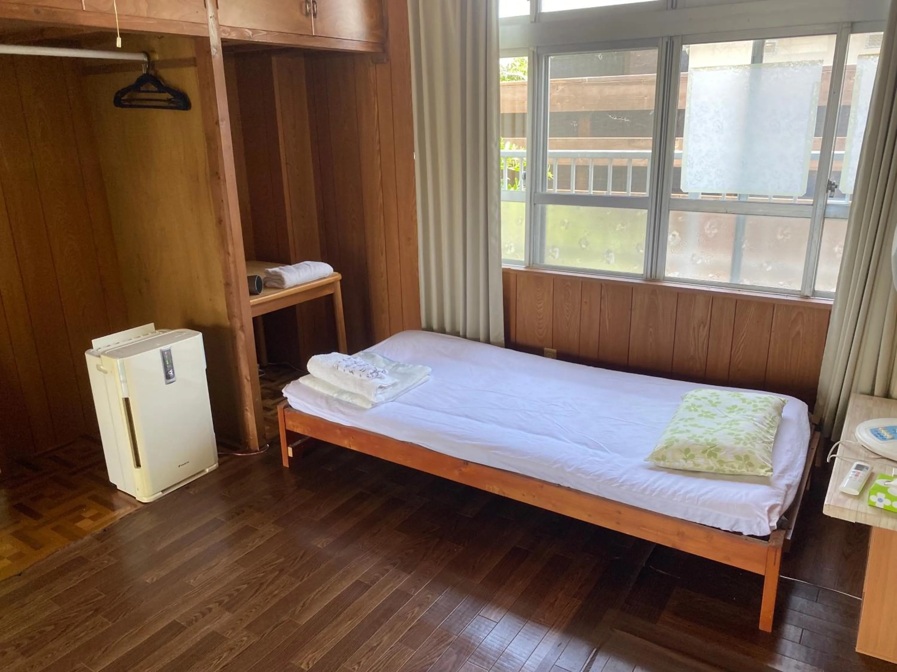 Photo of the whole room, Bed in Body Balance House