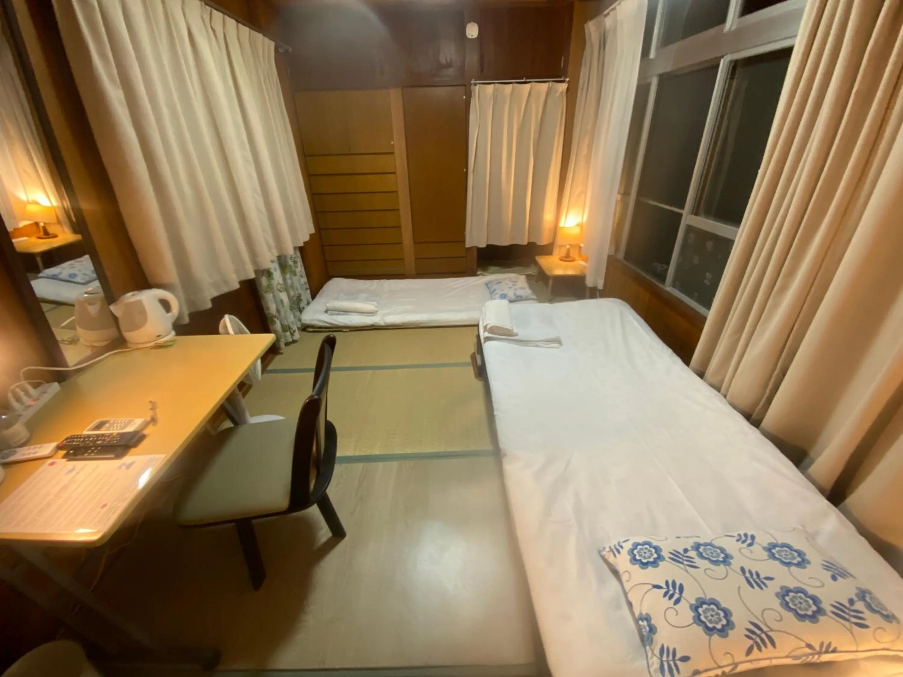 Photo of the whole room, Bed in Body Balance House