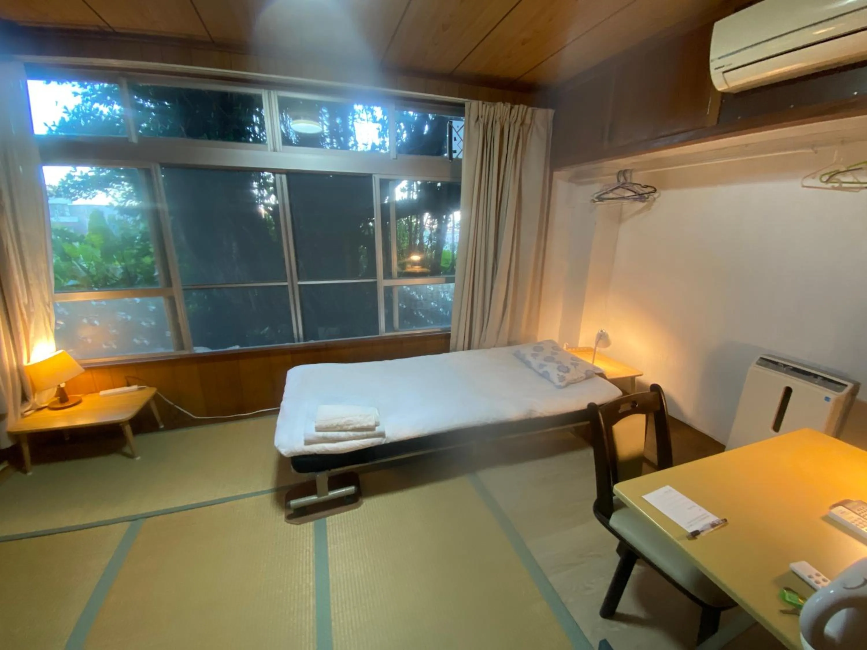 Photo of the whole room, Bed in Body Balance House