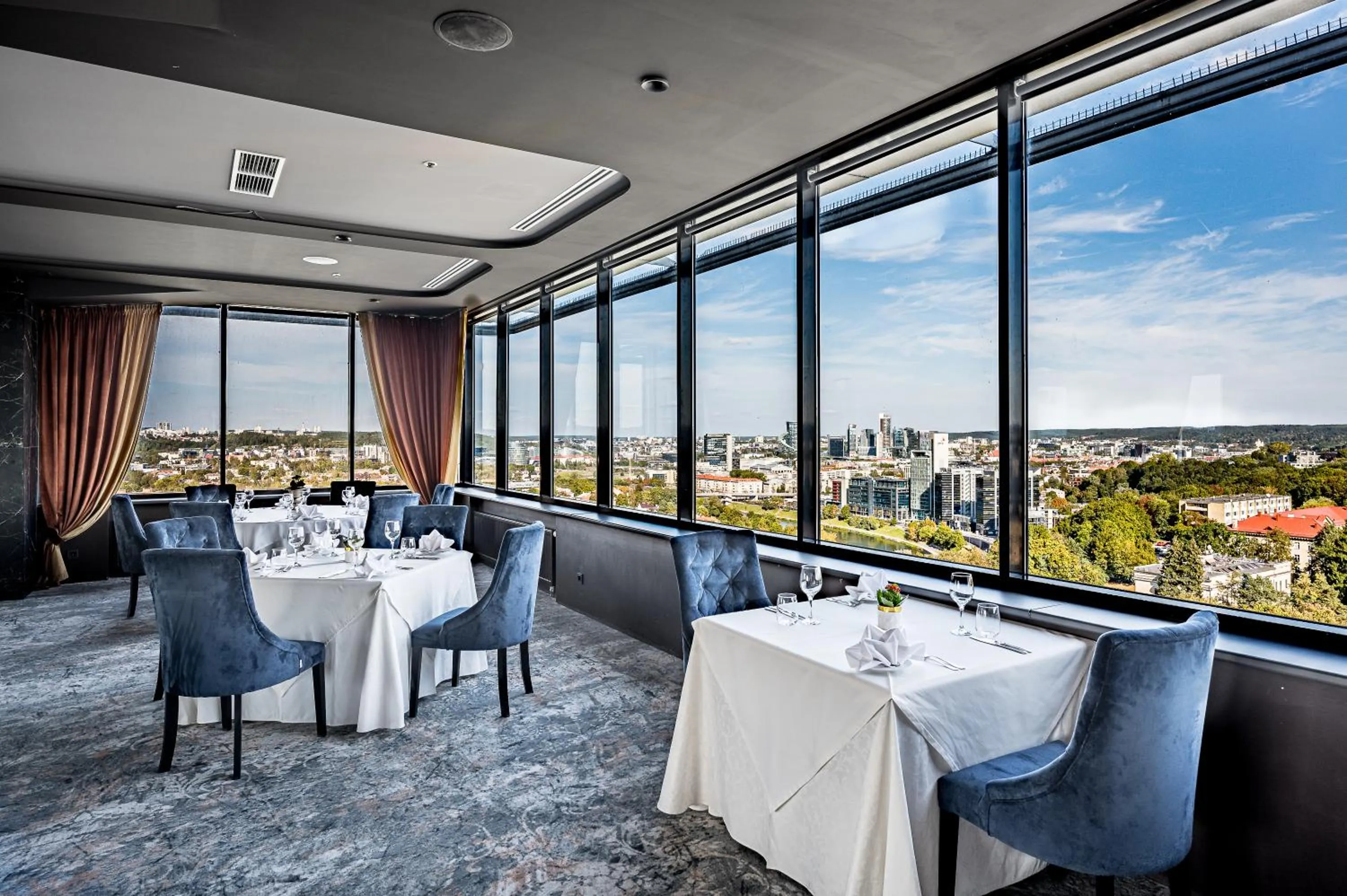 Banquet/Function facilities in VILNIUS PARK PLAZA HOTEL, Restaurant & Terrace, Panorama Bar, Conference & Banquet Center