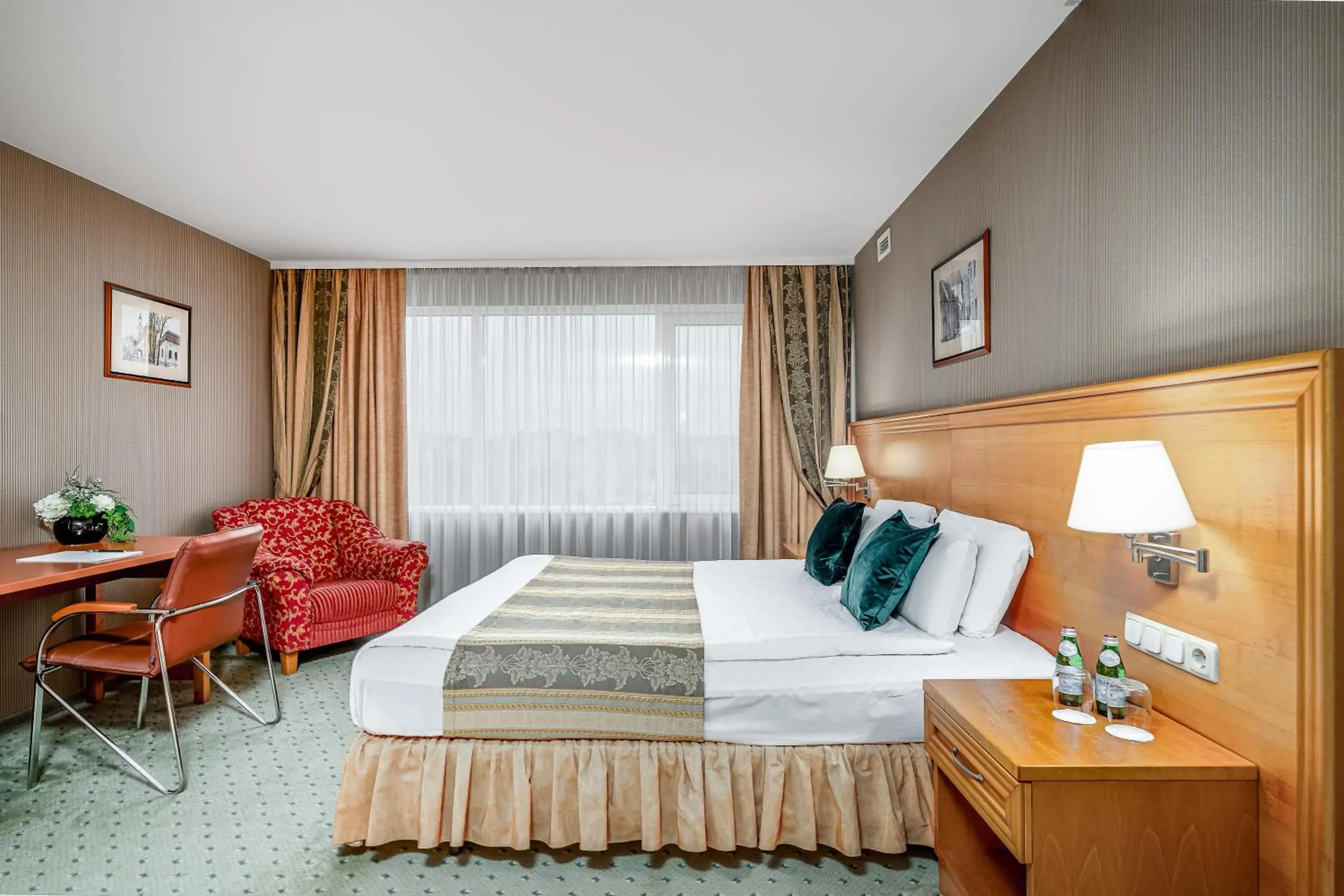 Executive Double Room in VILNIUS PARK PLAZA HOTEL, Restaurant & Terrace, Panorama Bar, Conference & Banquet Center Executive Double Room in VILNIUS PARK PLAZA HOTEL, Restaurant & Terrace, Panorama Bar, Conference & Banquet Center