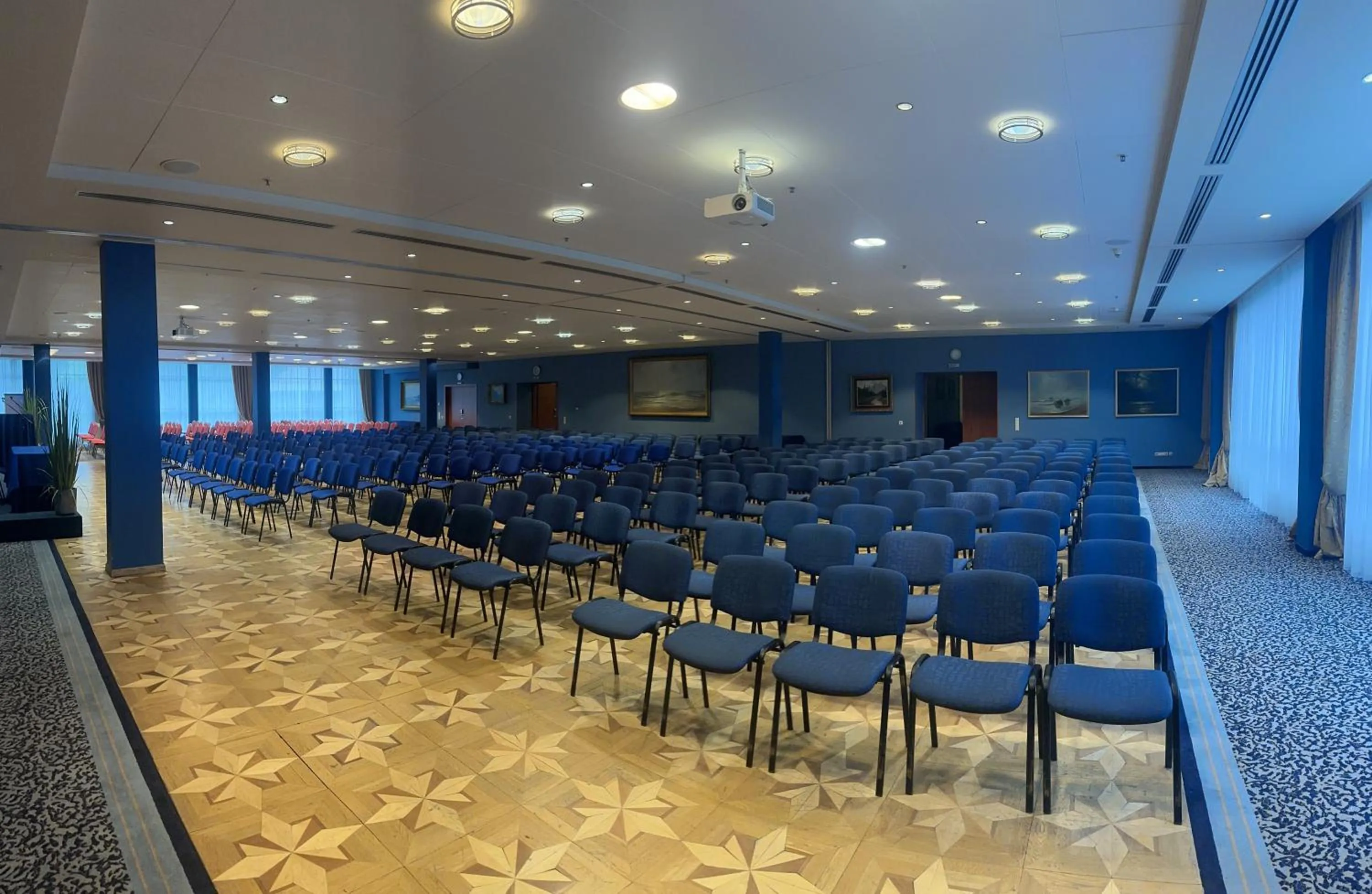 Meeting/conference room in VILNIUS PARK PLAZA HOTEL, Restaurant & Terrace, Panorama Bar, Conference & Banquet Center
